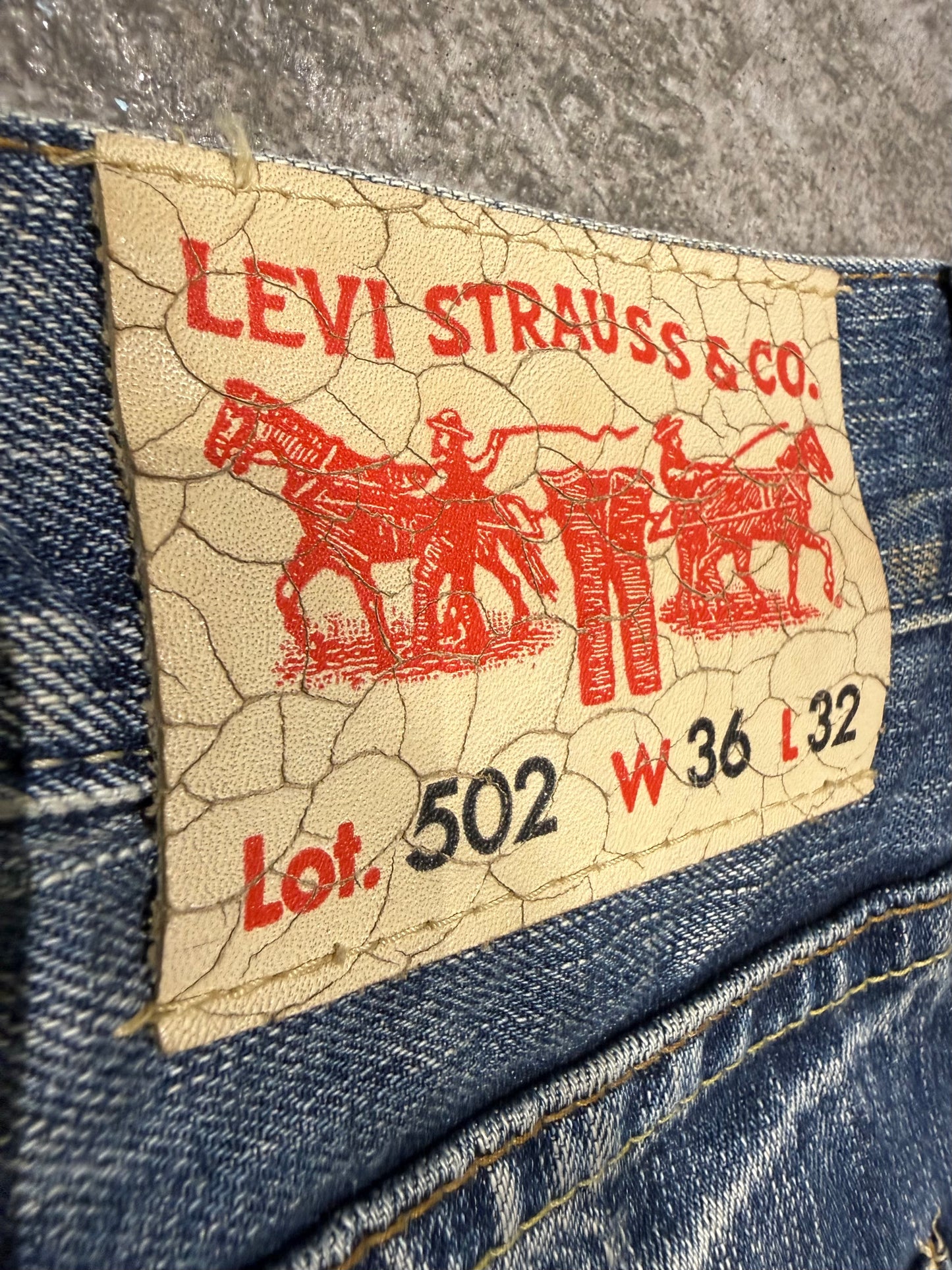 000’s Levis 502 Ghost Wash Jeans (34”)