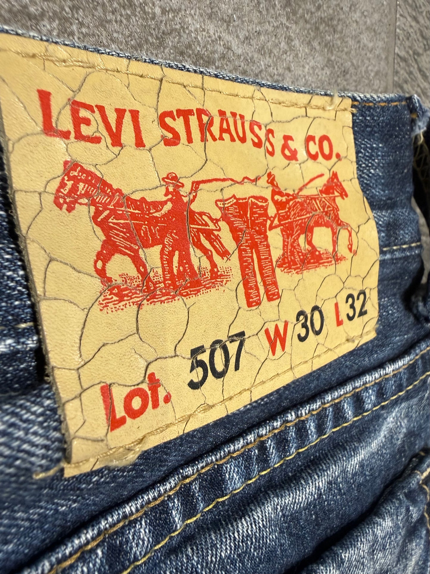 000’s Levi’s 502 Jeans (30”)