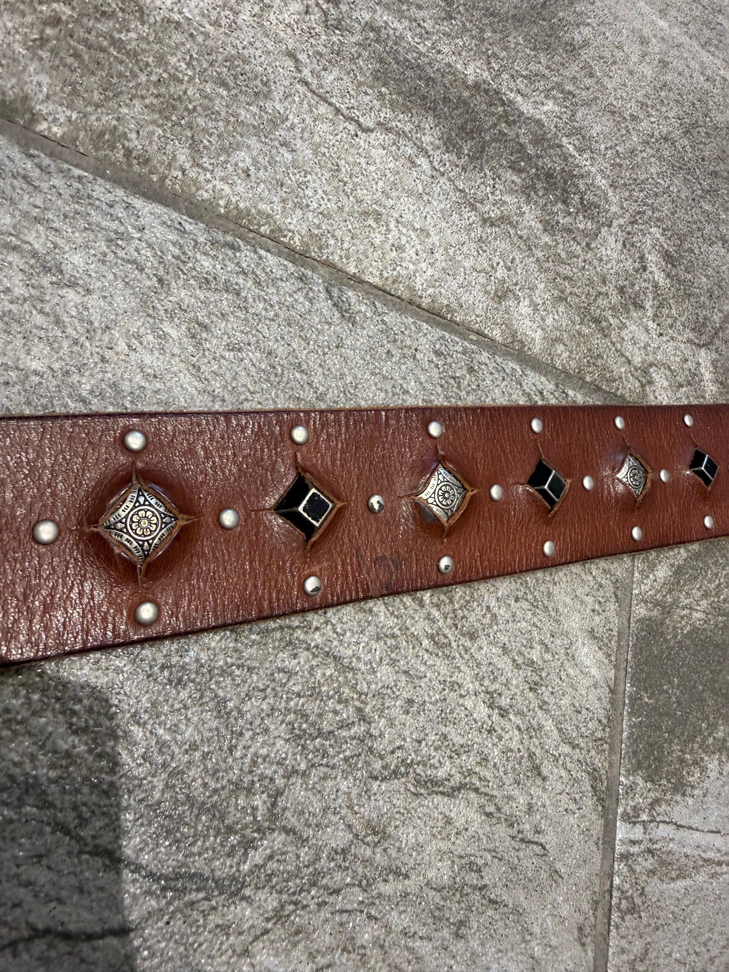 000’s Nicole Studded Belt