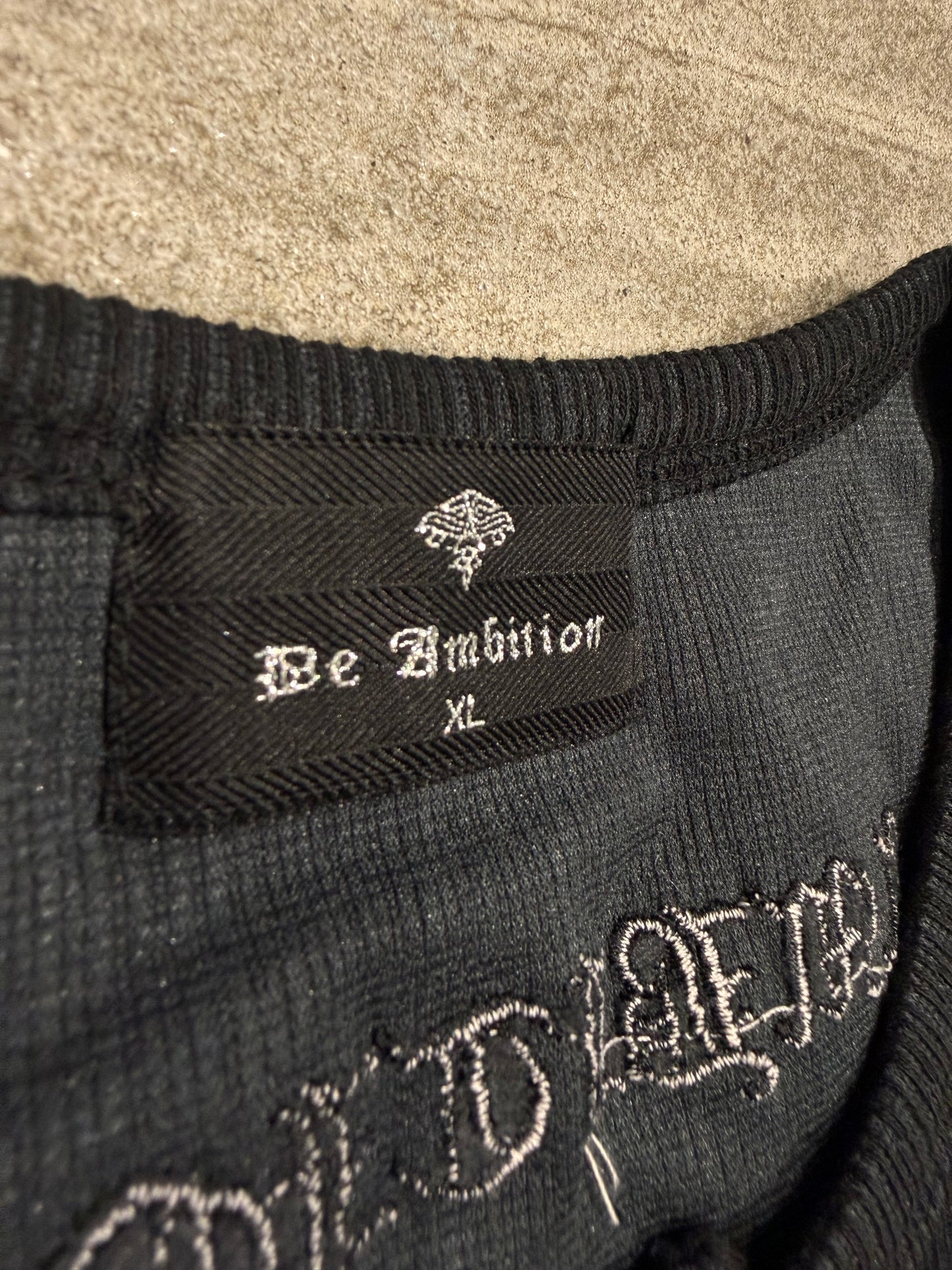 000’s Be Ambition Henley Tee (XL)