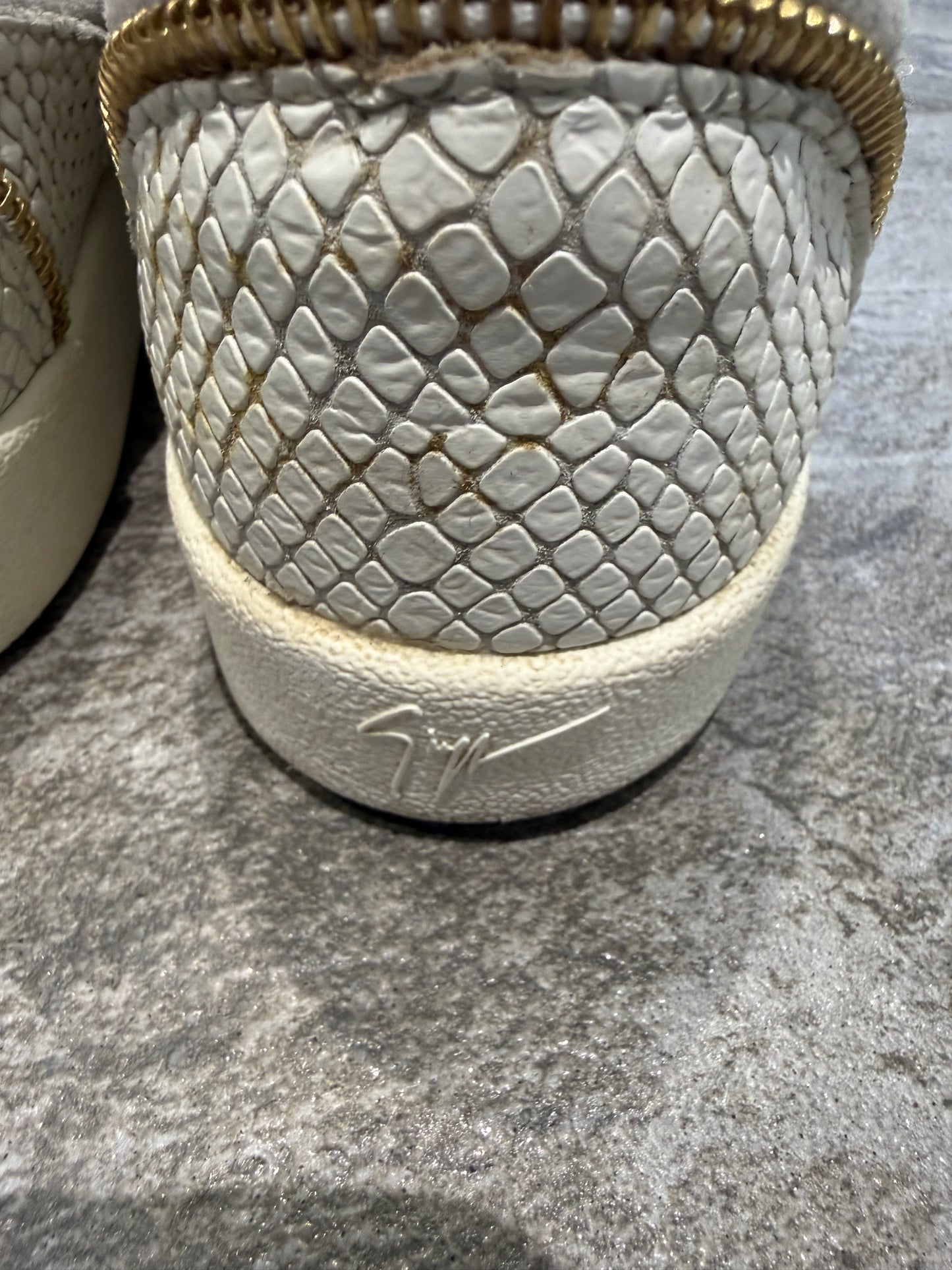 Giueseppe Low Top Trainers (EU 43 - UK 9)