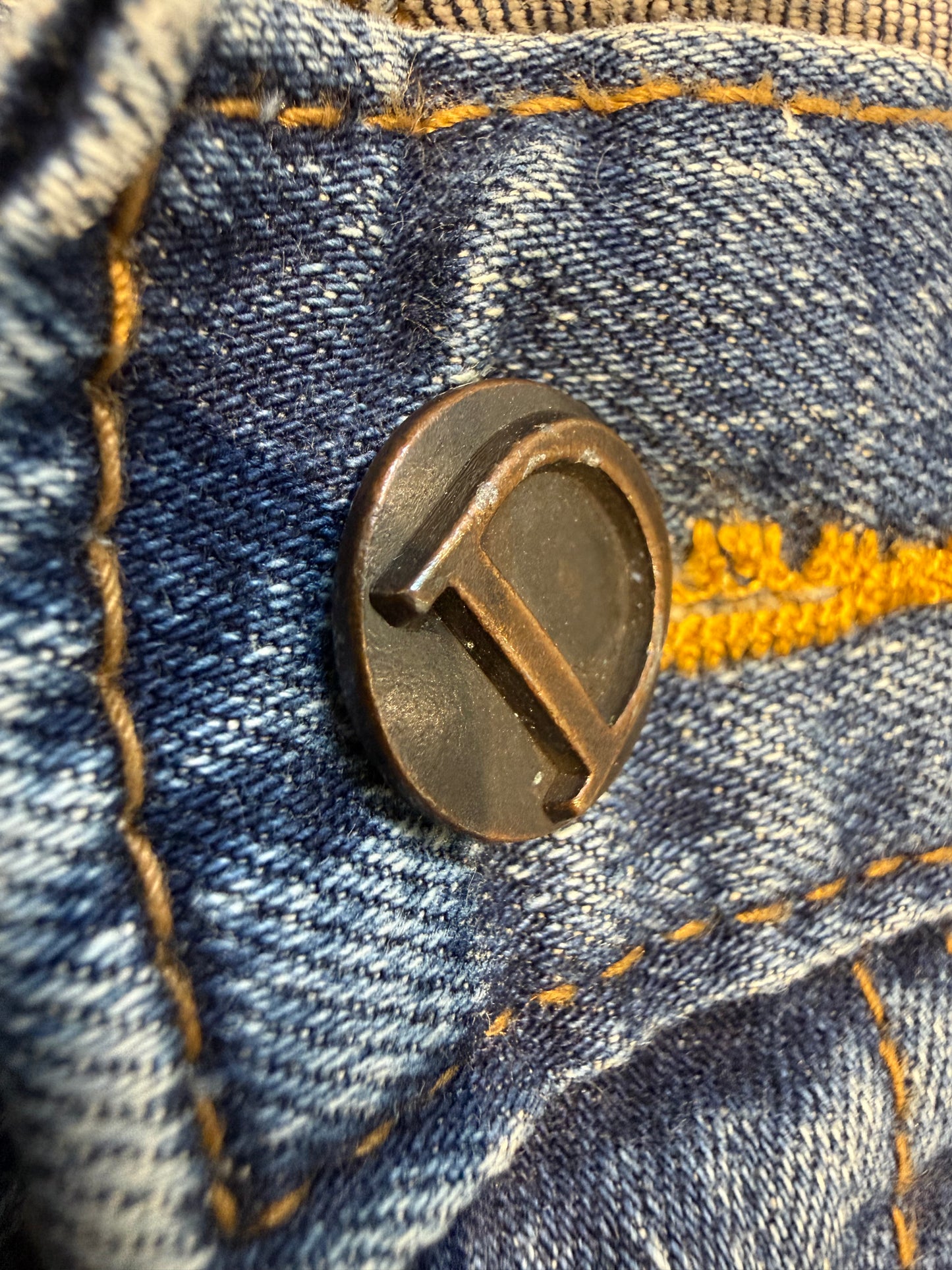 000’s DPSR Distressed Jeans (29”)