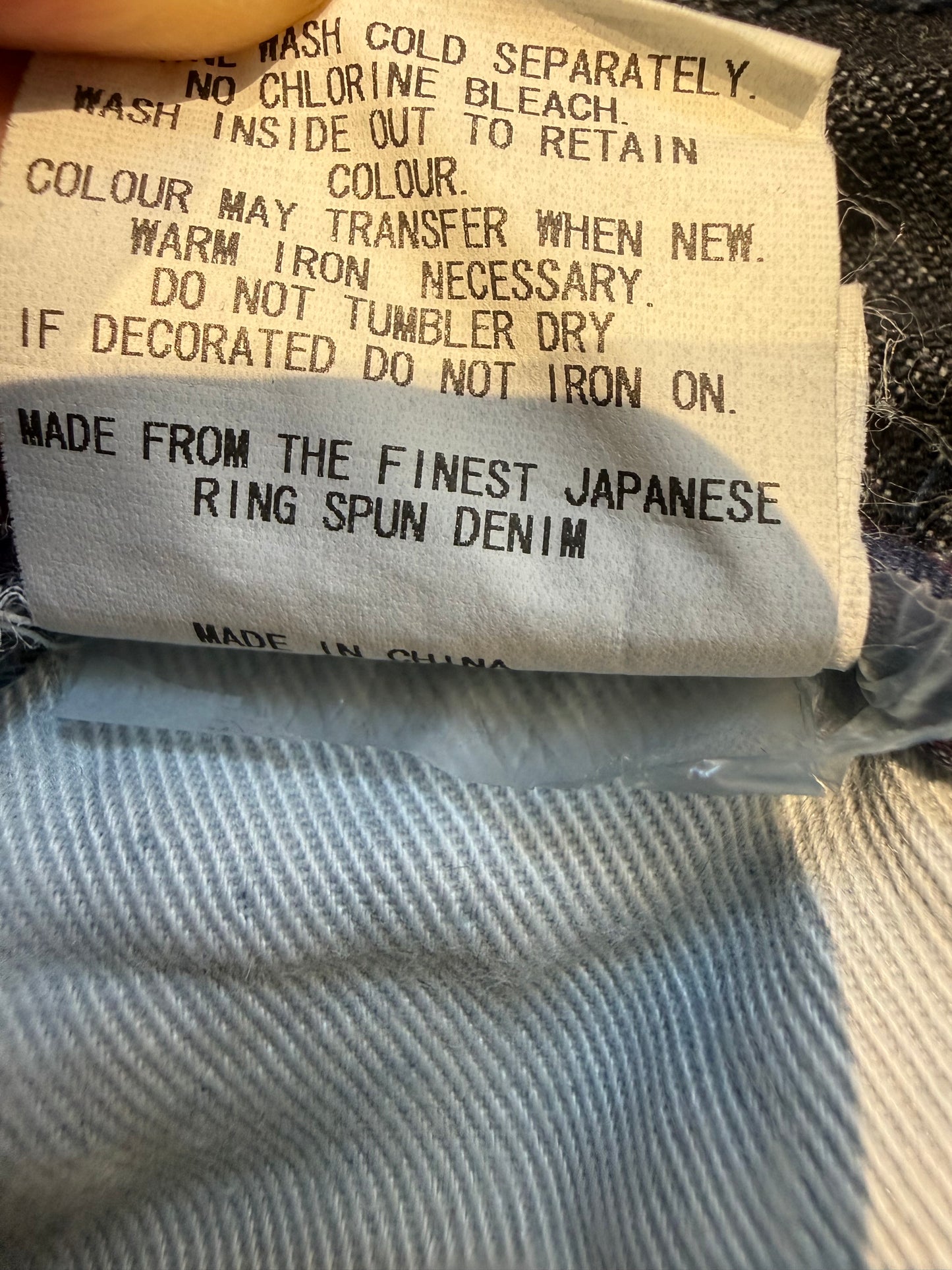 000’s Distressed London Jeans (29”)
