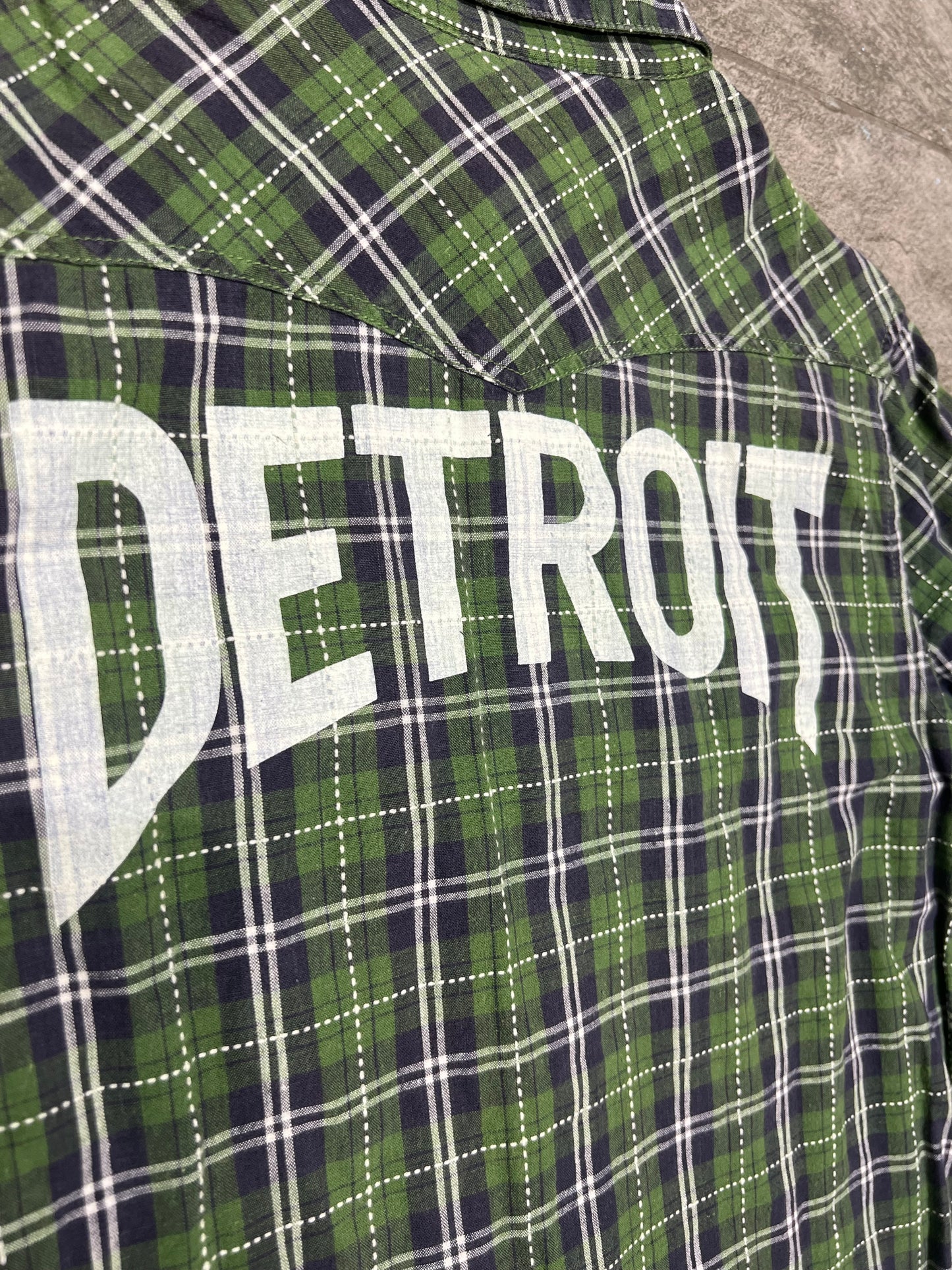 000’s Acoustic Detroit Checkered Flannel (S)