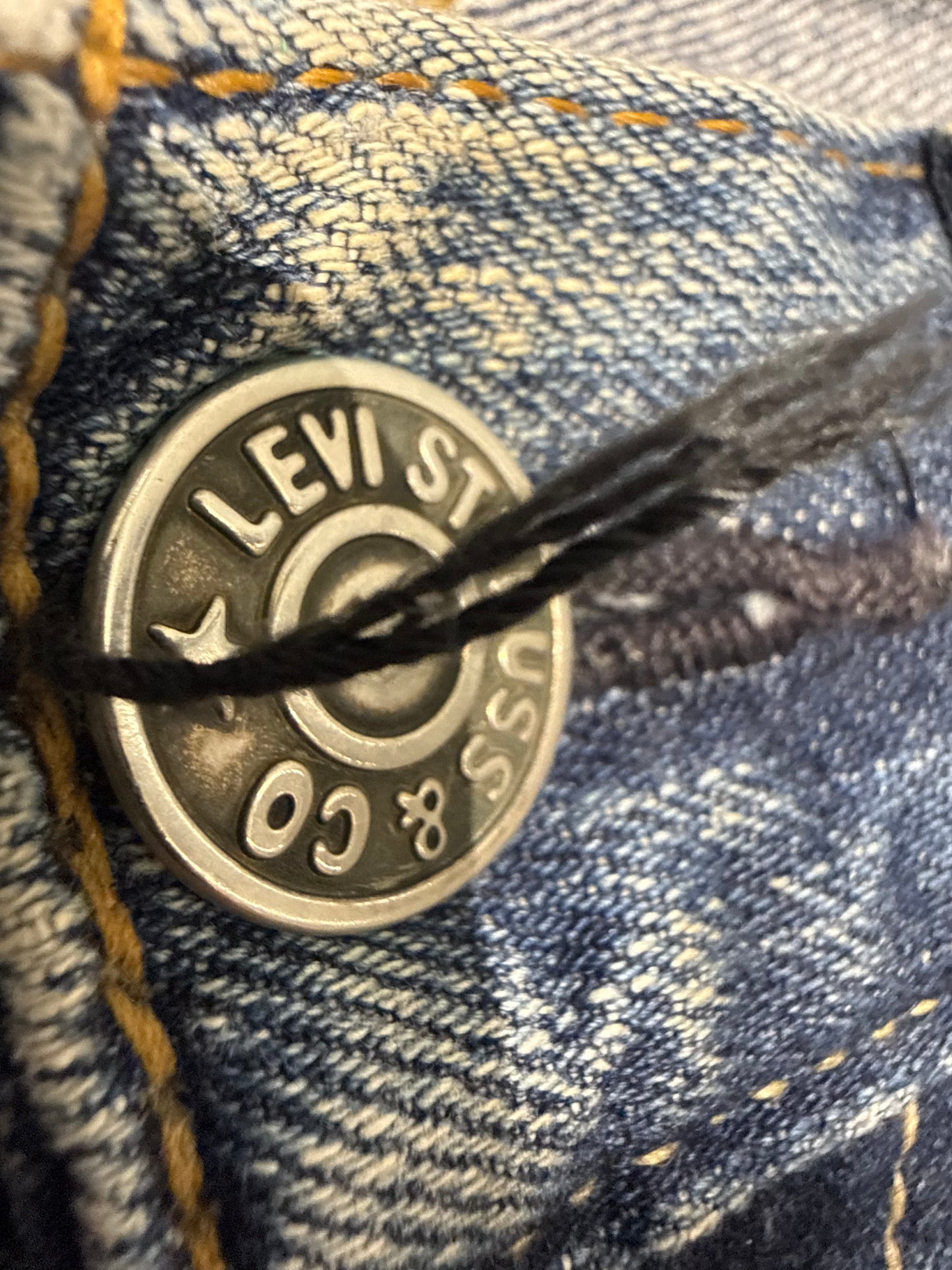 000’s Levi’s 502 Ghostwash Jeans (30”)