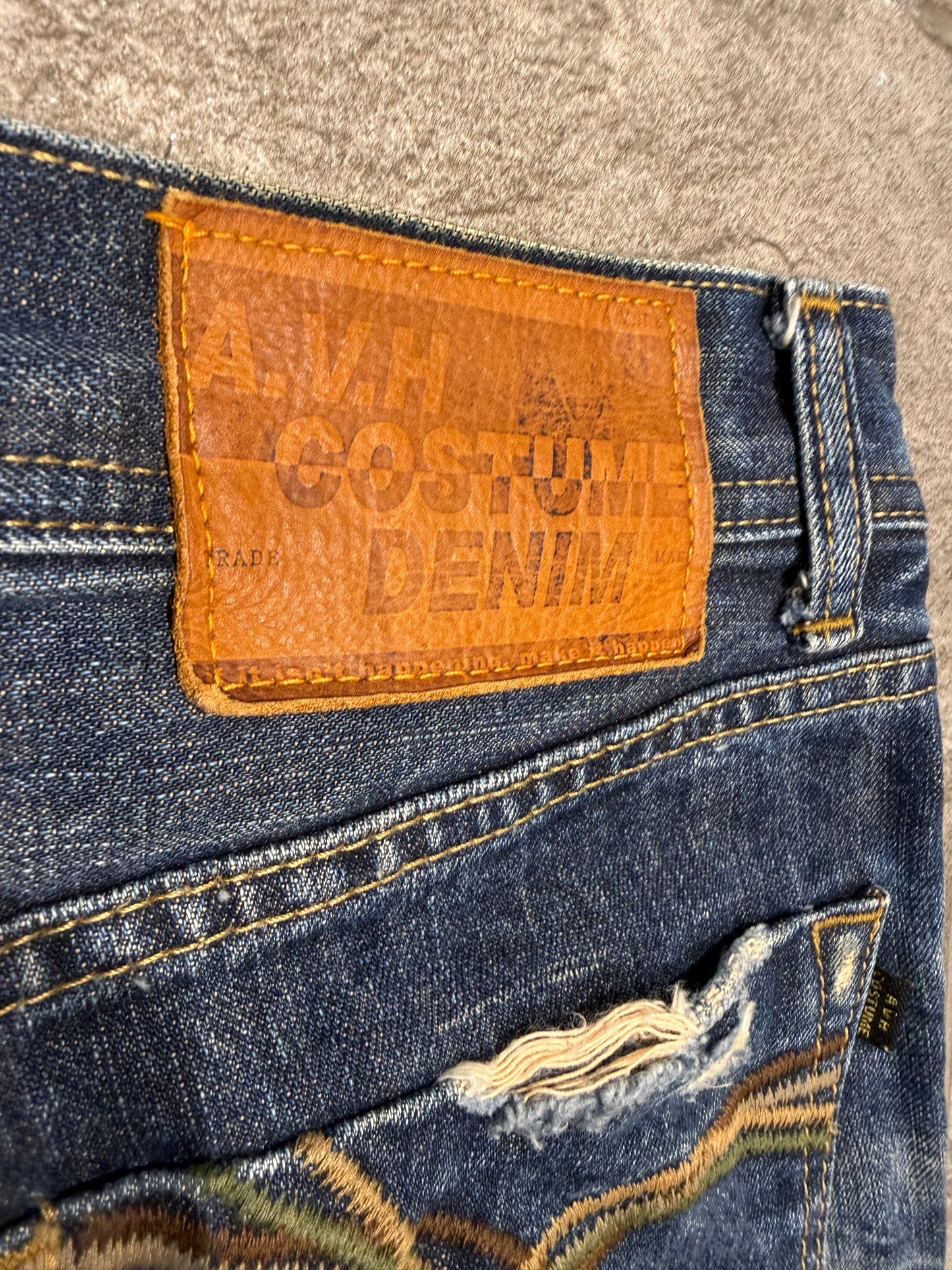 000’s AVH Jeans (31”)