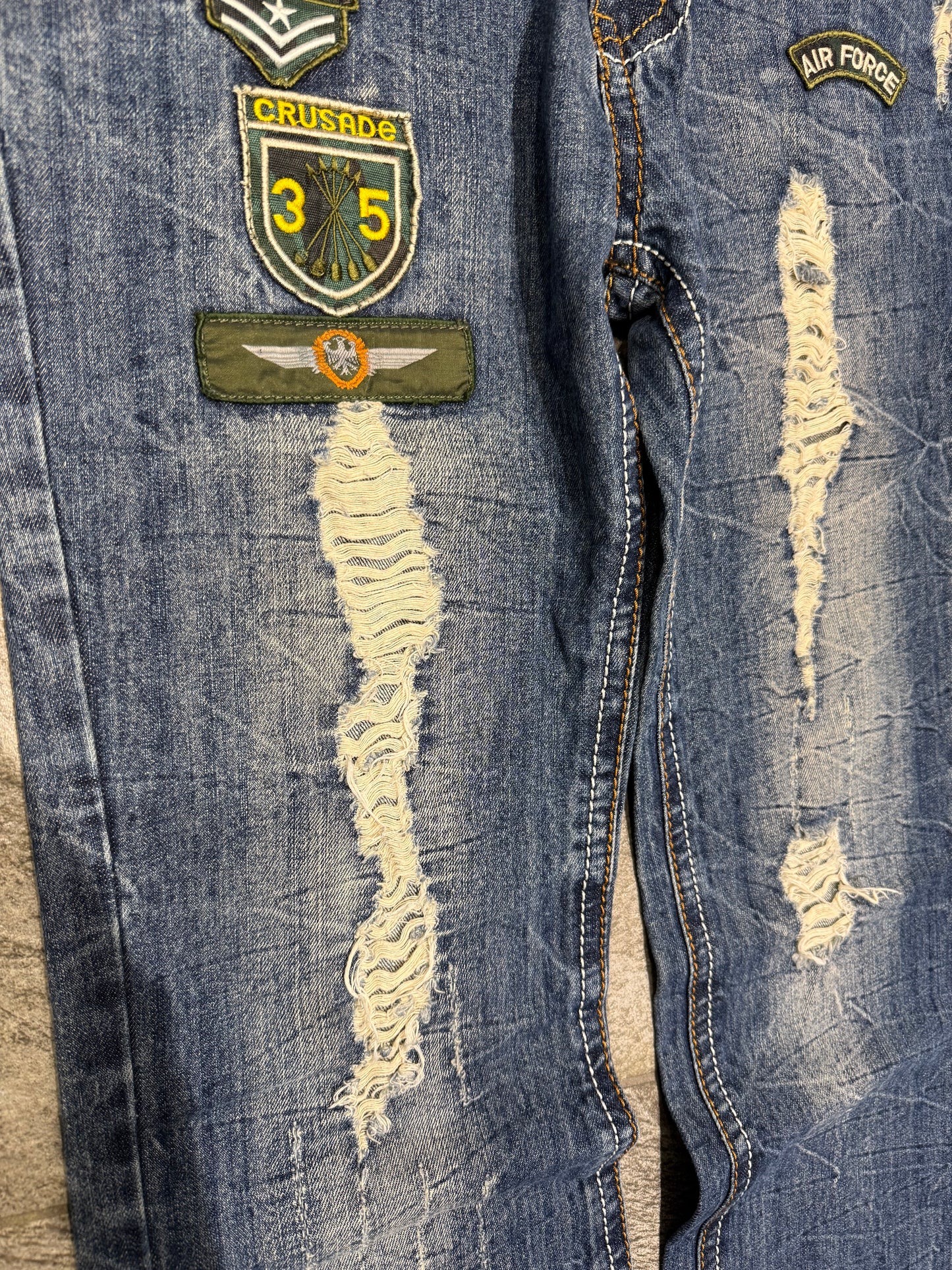 000’s Agate Label Patchwork Distressed Jeans (33”)