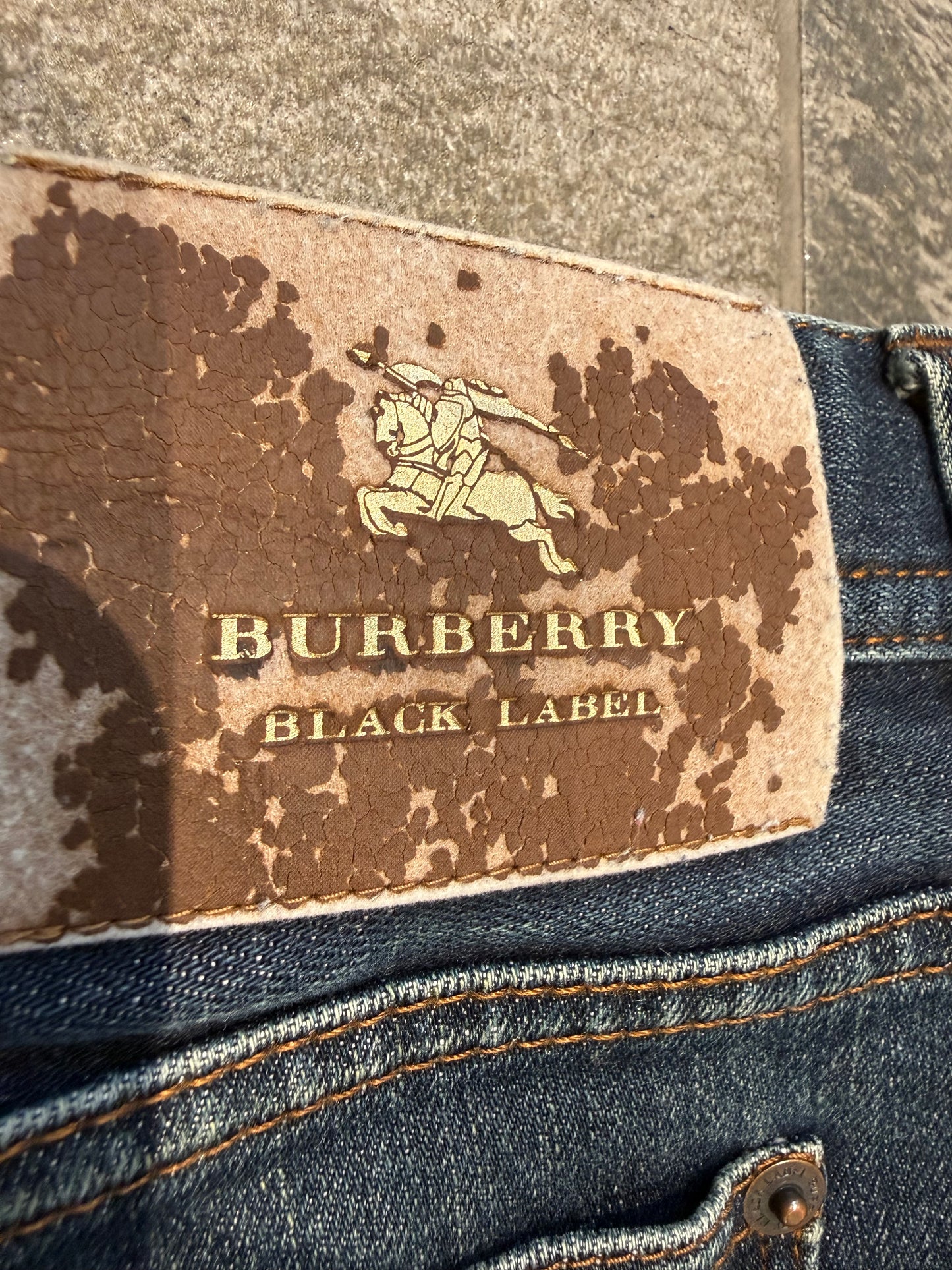 000’s Burberry Jeans (33”)