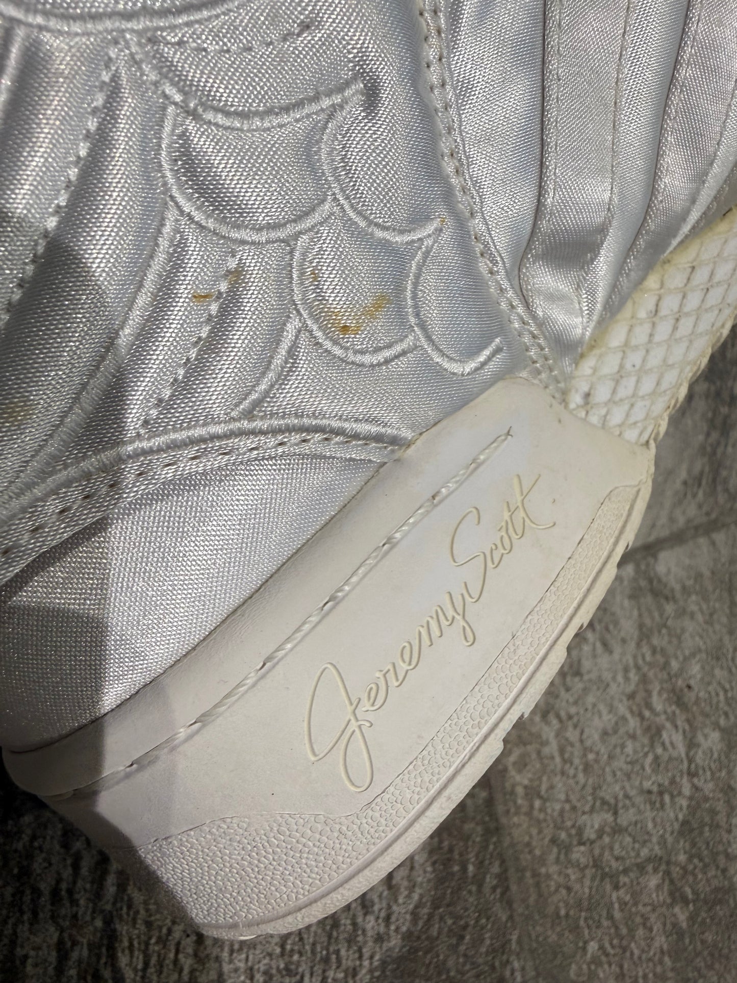 Jeremy Scott x Adidas Wings High Tops (UK 9.5 - EU 44)