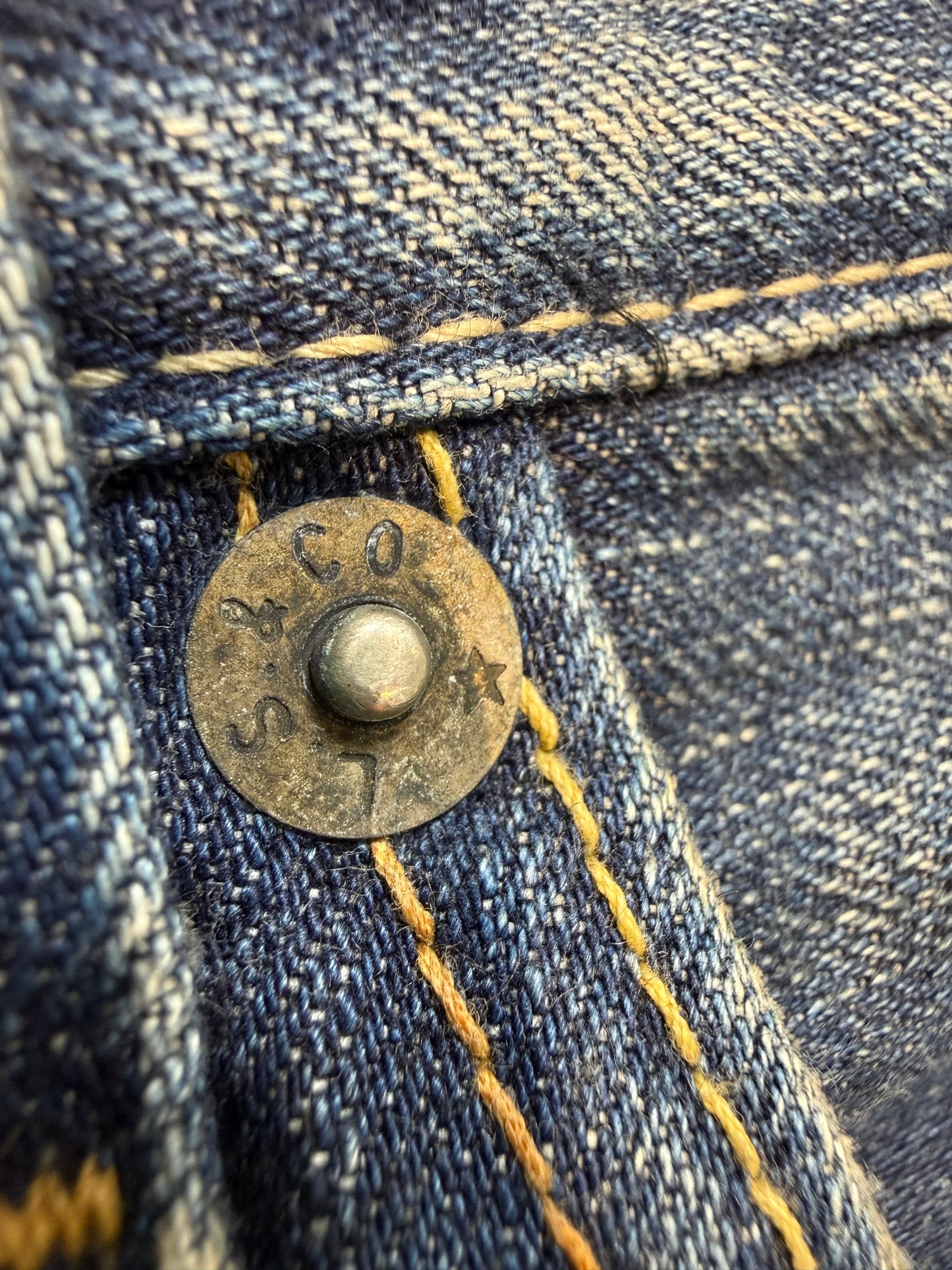 000’s Levi’s 502 Ghost Wash Jeans (29”)