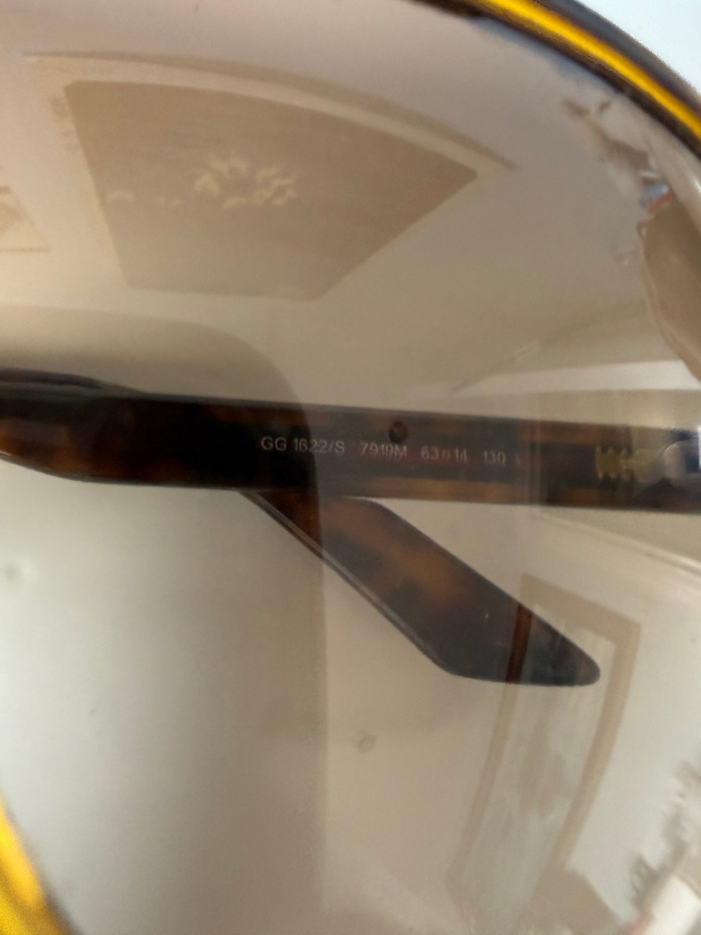 000’s Gucci Aviator Sunglasses
