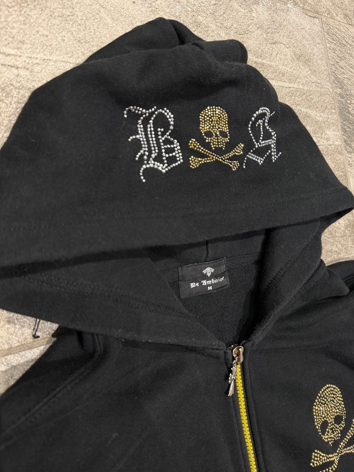 000’s Be Ambition Skull Hoodie (M)