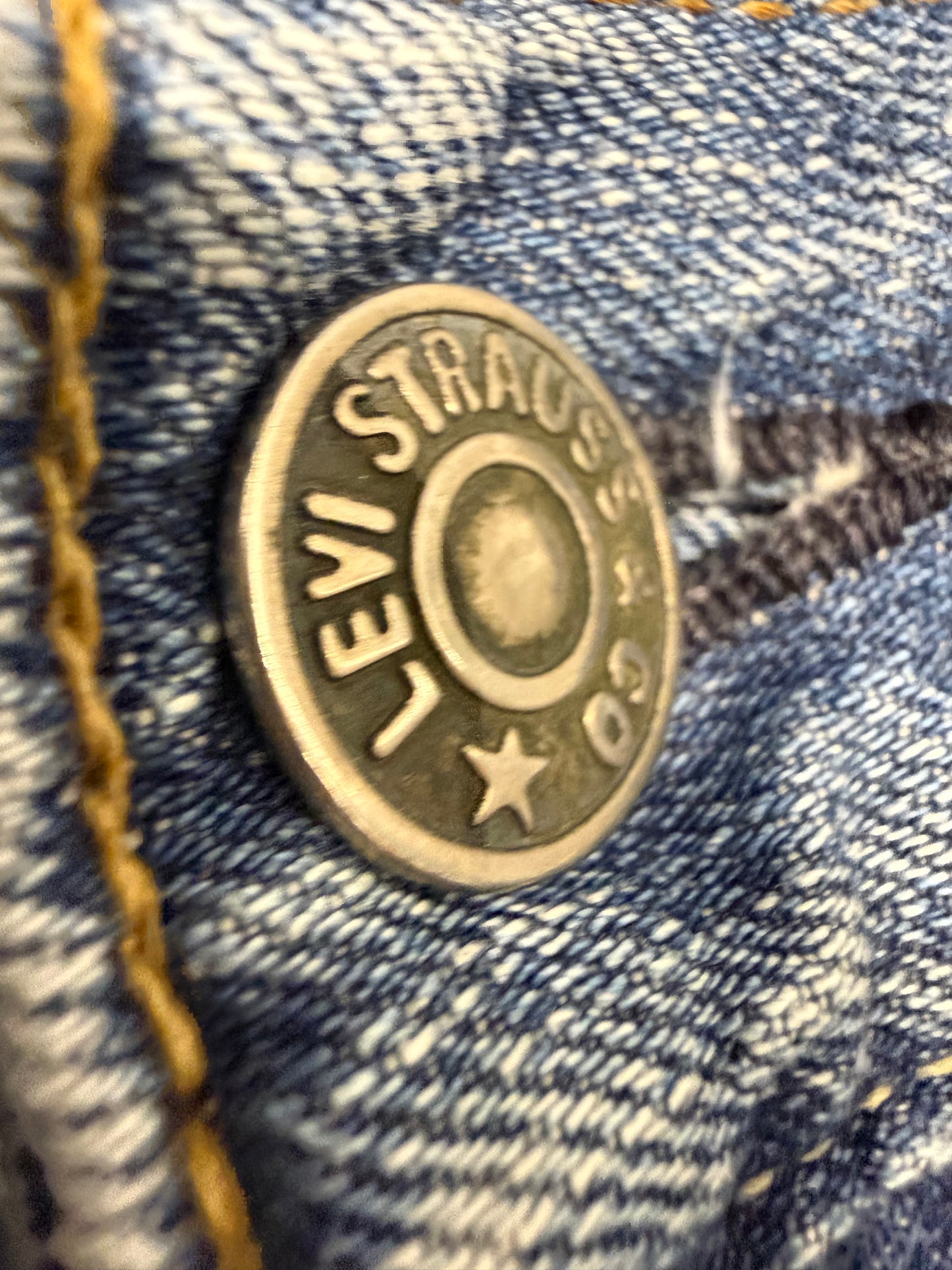 000’s Levi’s 502 Jeans (30”)