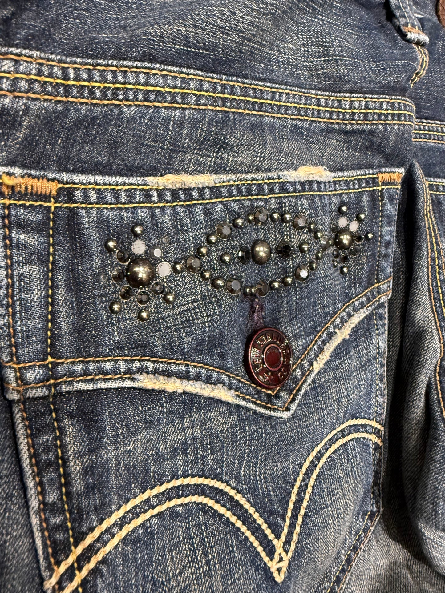 000’s Japanese Levi’s 502’s (29”)