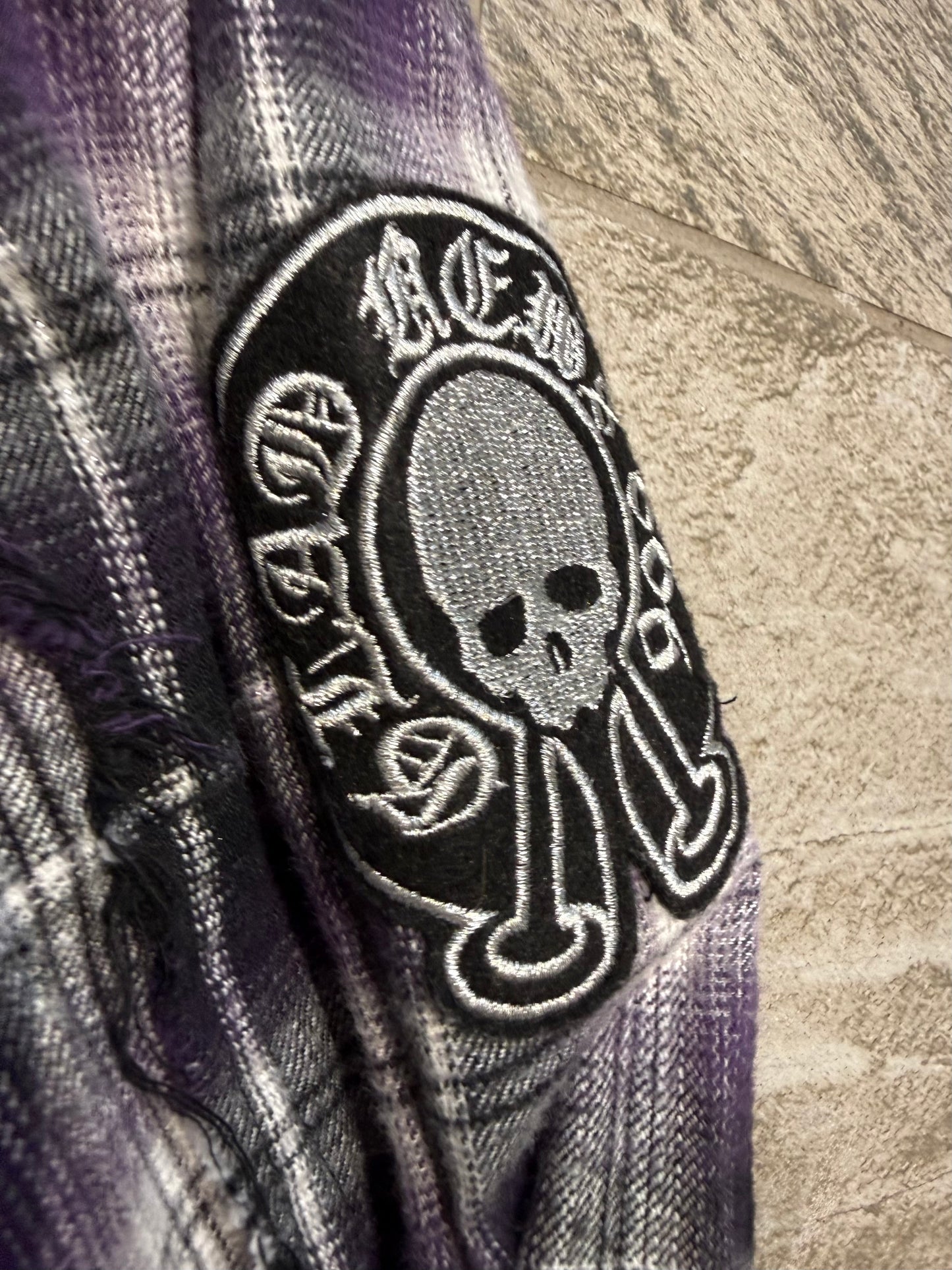 000’s Glad News Skull Flannel Shirt (S-M)