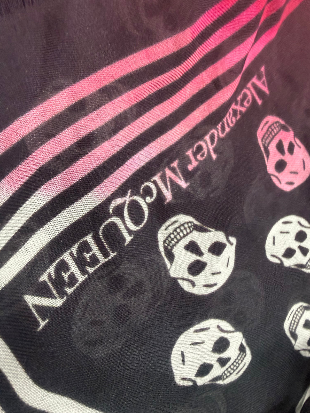 Alexander McQueen Gradient Skull Scarf
