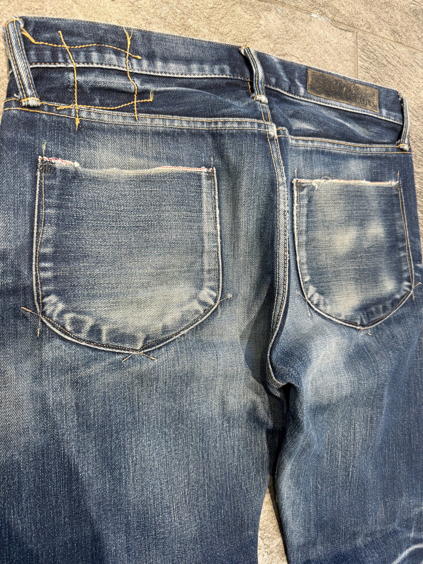 000’s Kuro Distressed Selvedge Jeans (31”)