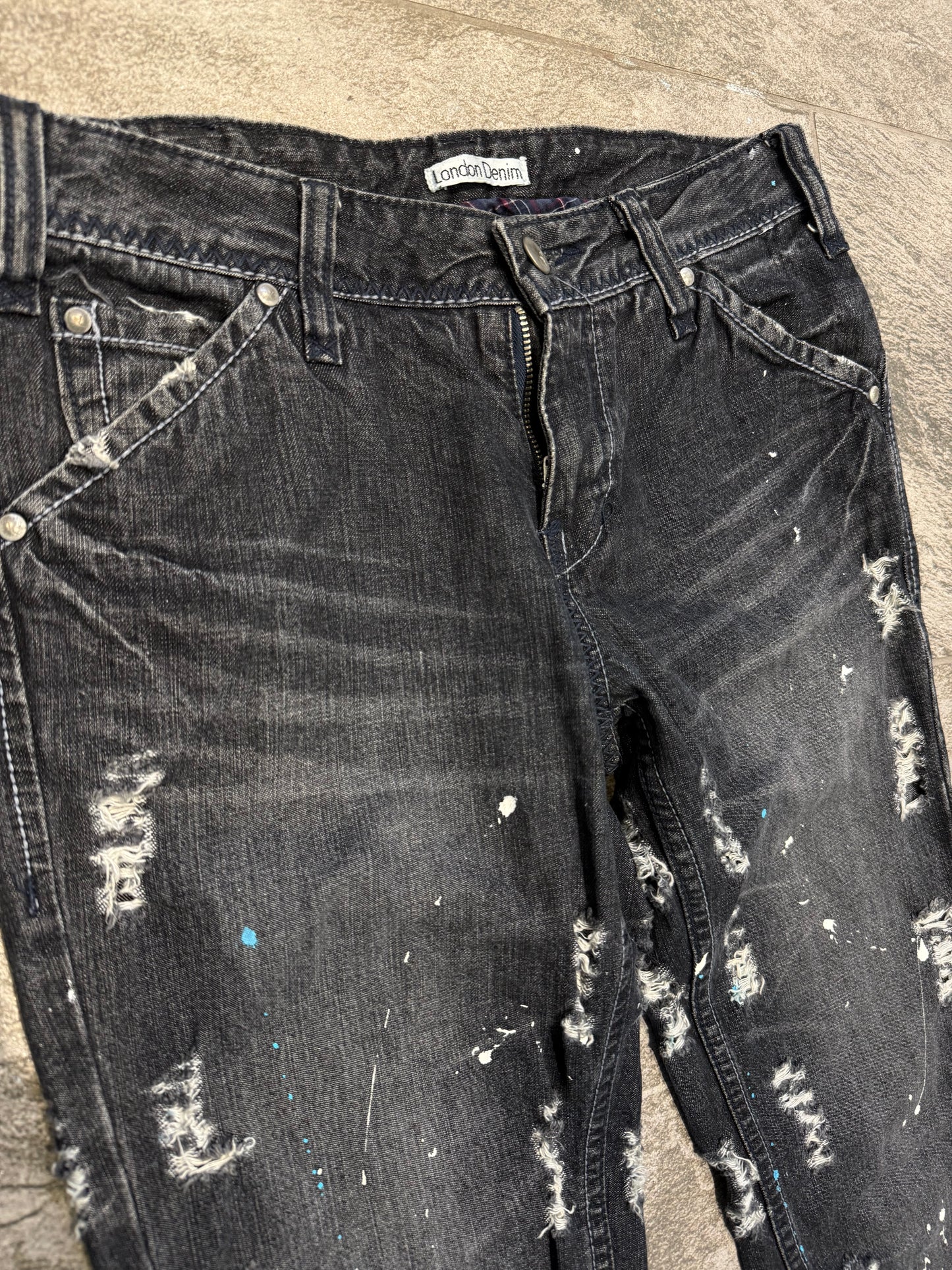 000’s Distressed London Jeans (29”)