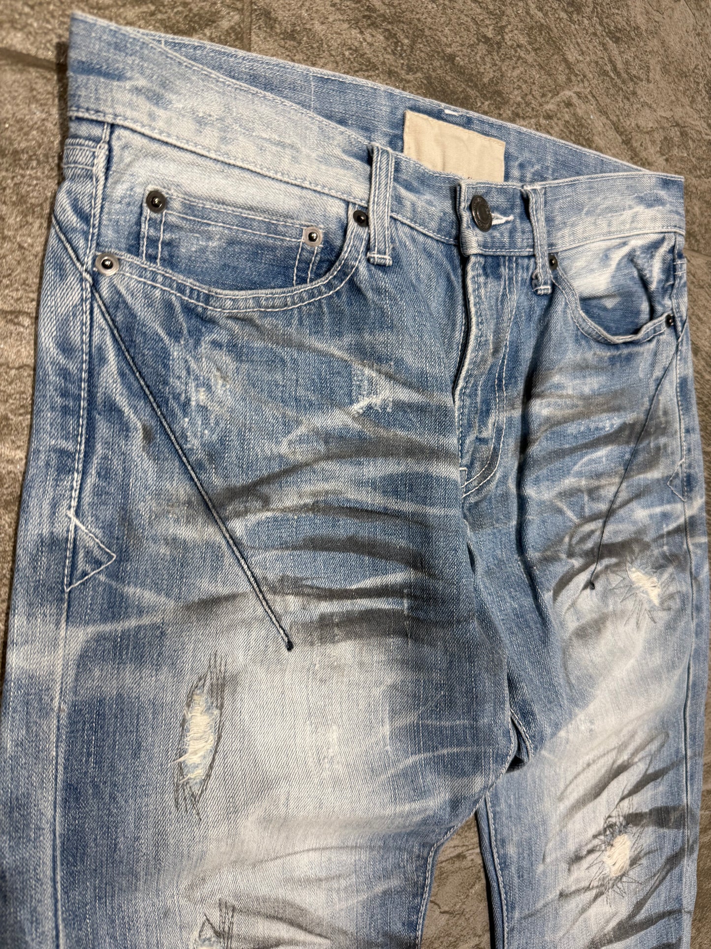 000’s Neutral Infinity Whiskered Jeans (31”)