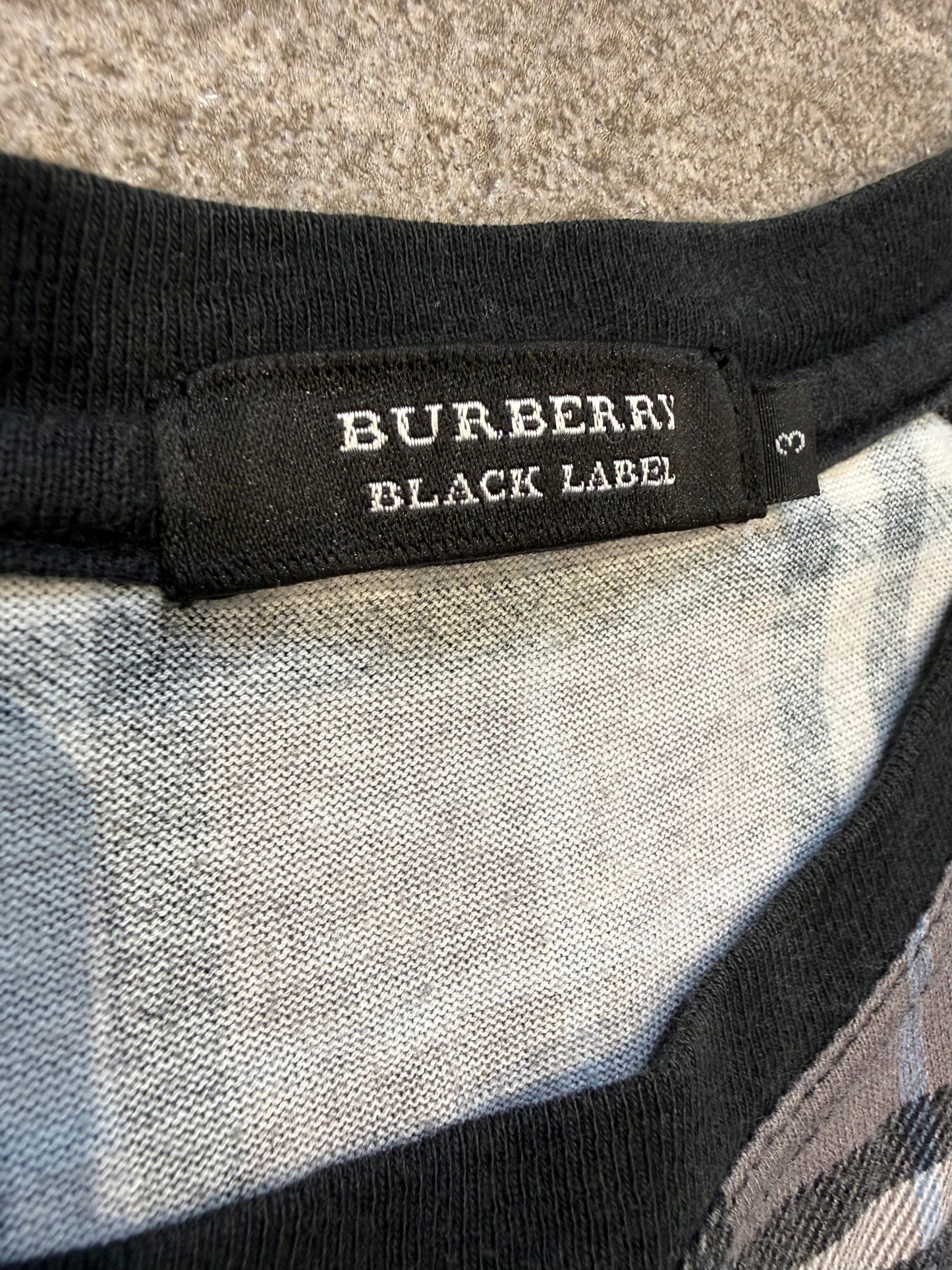 000’s Burberry Novacheck Longsleeve (M)
