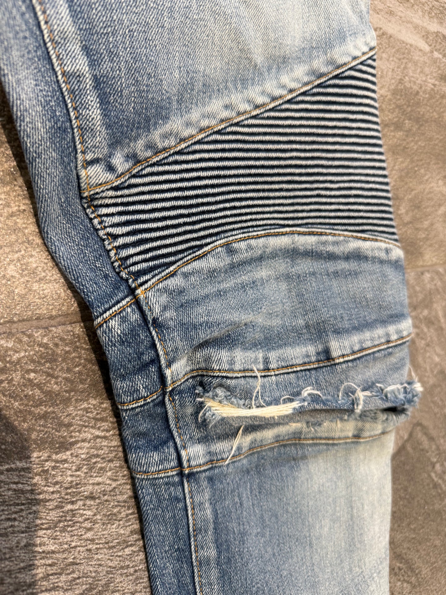 Distressed Balmain Biker Jeans (32”)