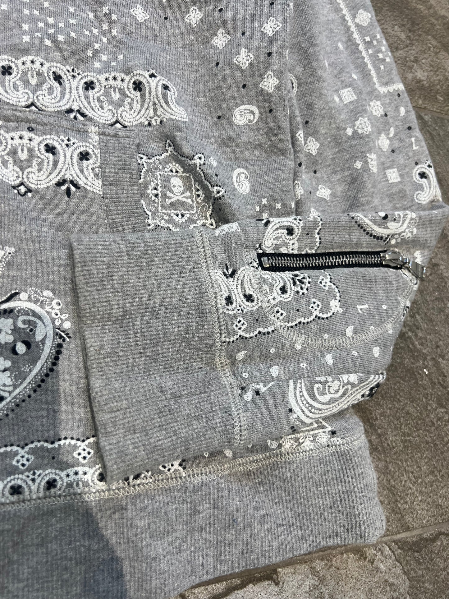 000’s Loveless Zip Up Hoodie