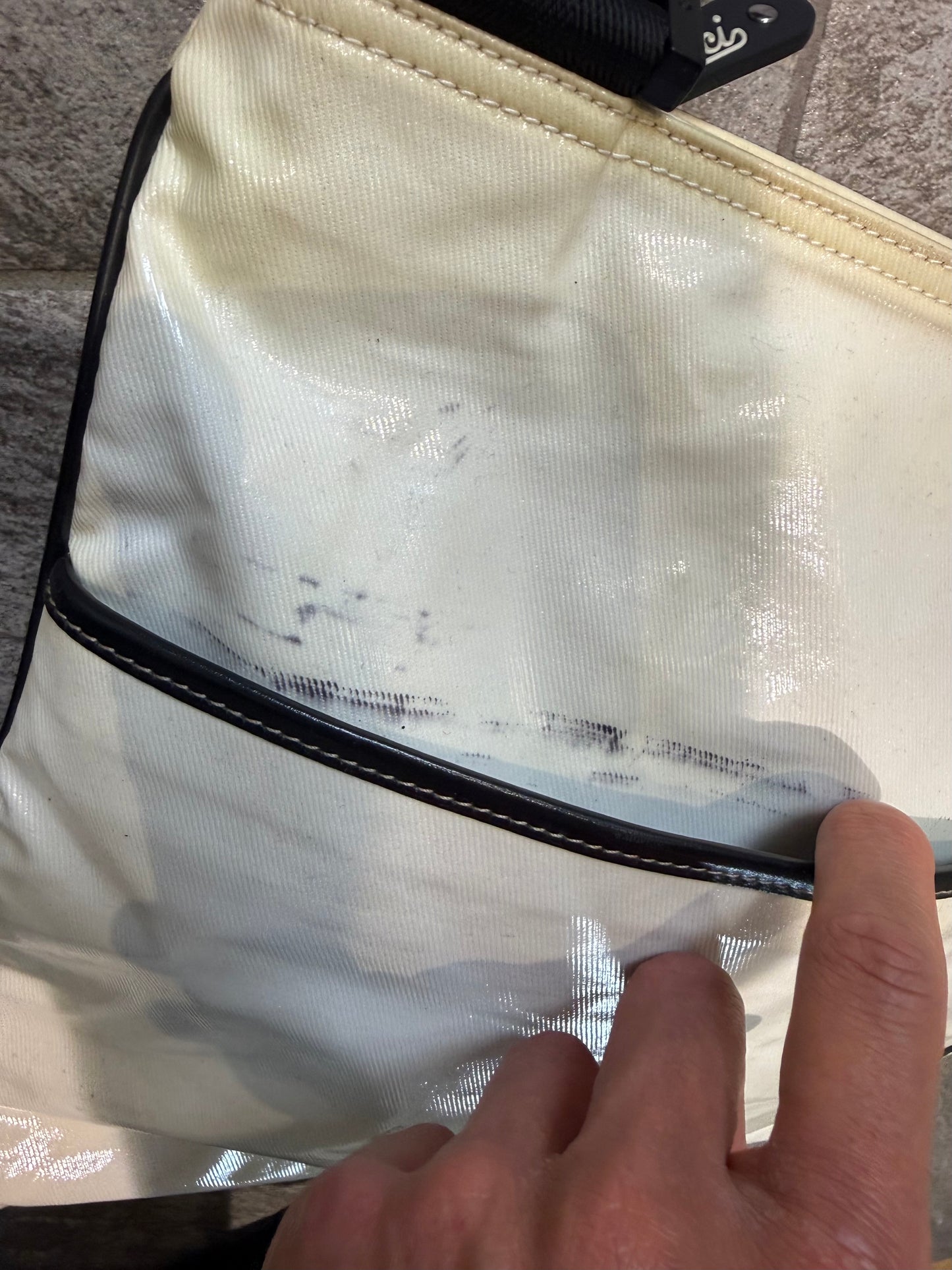 Vintage Gucci Hysteria Crest Messenger Bag