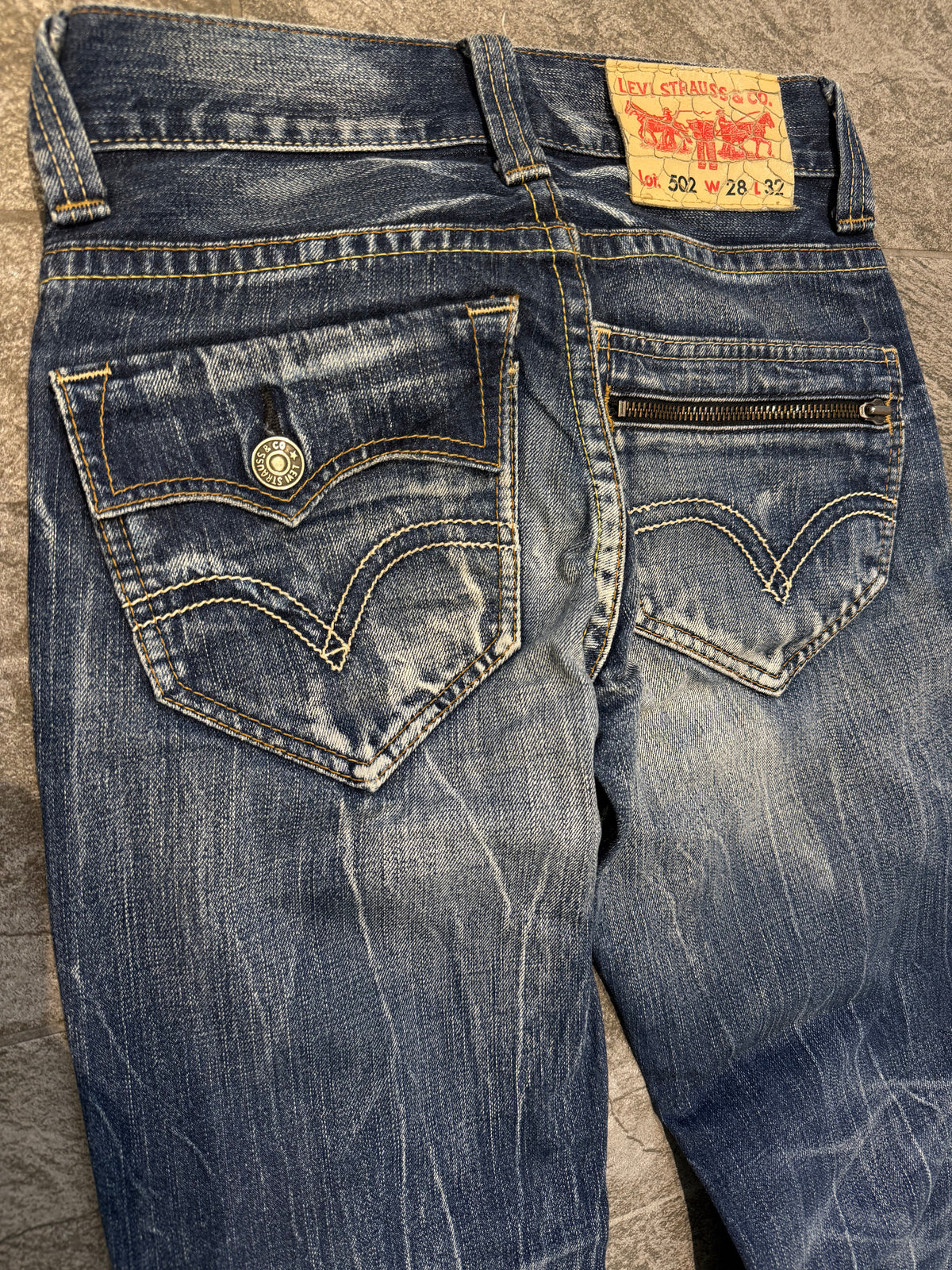 000’s Levi’s 502 Ghost Wash Jeans (28”)