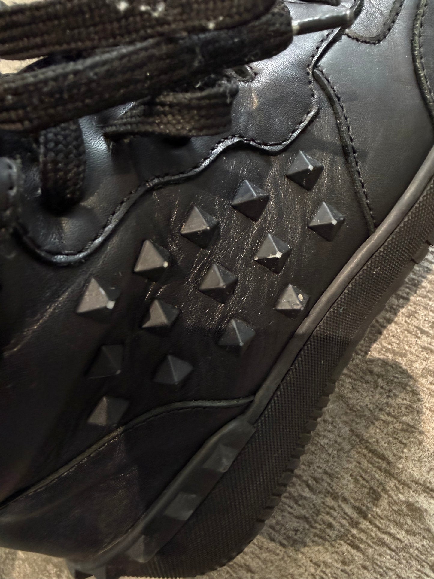 Valentino Rockstud High Tops (EU 41 - UK 7)