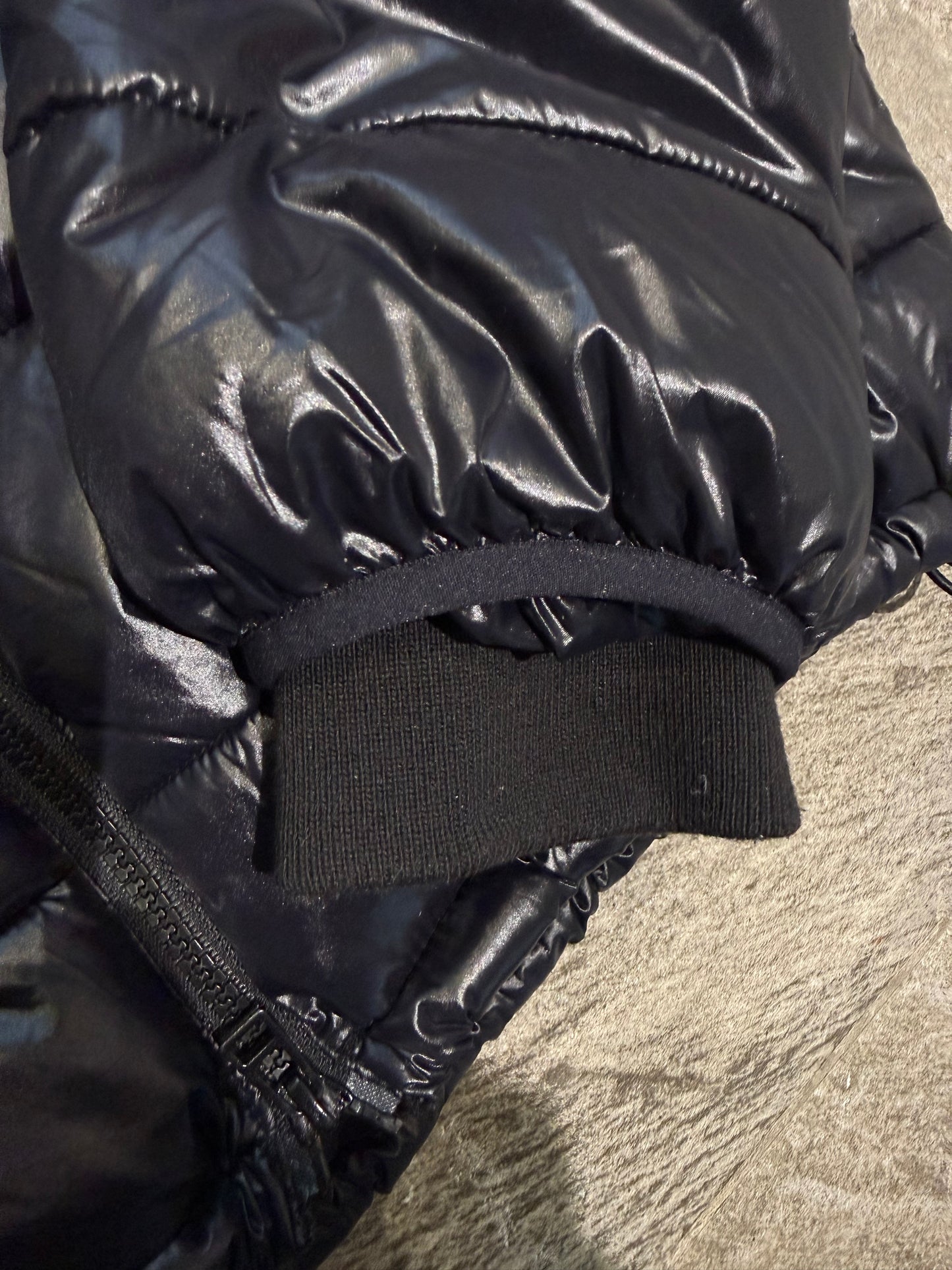 000’s Short Round Glossy Fur Puffer (M)