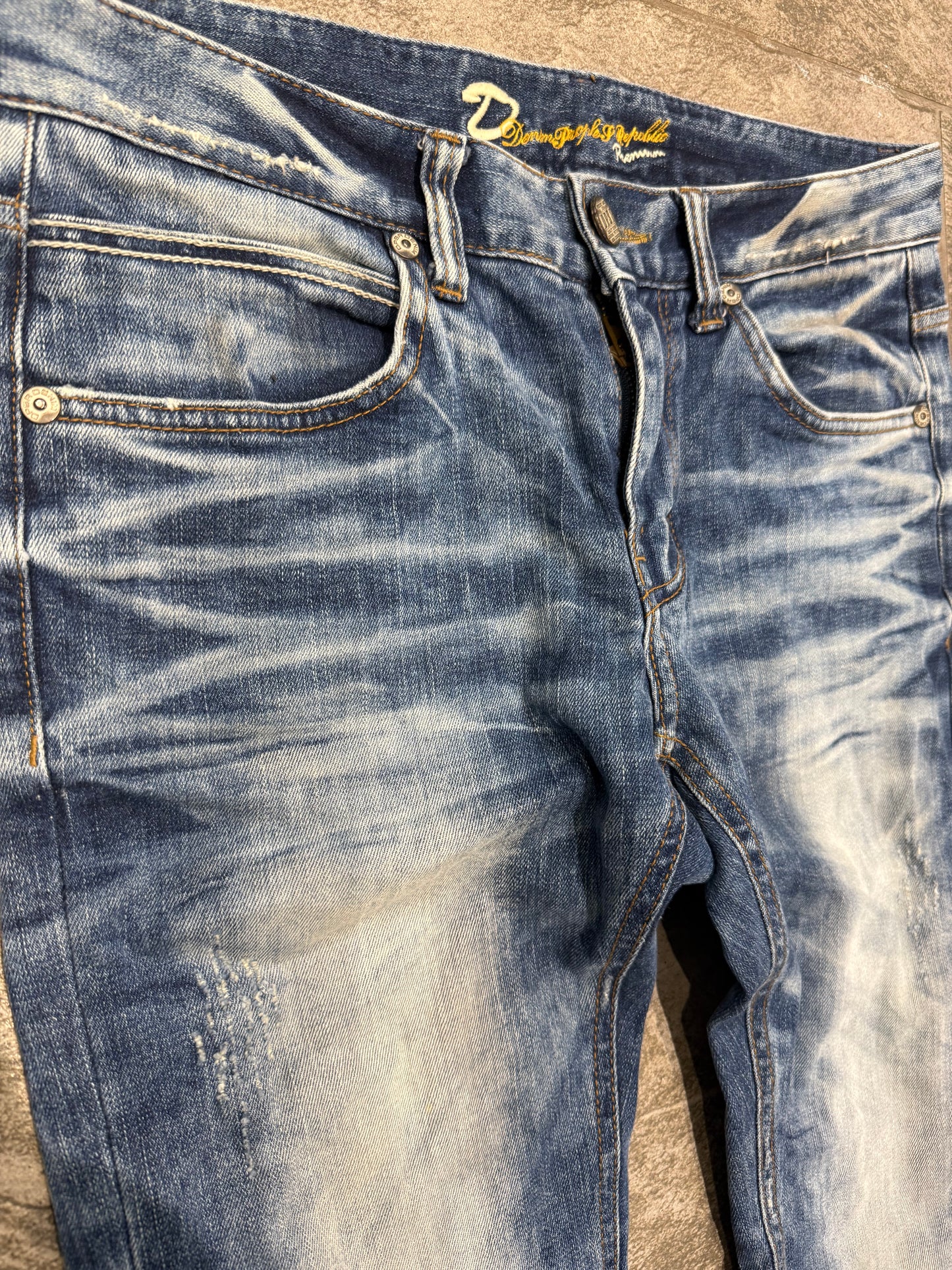 000’s Root Three Jeans (31”)
