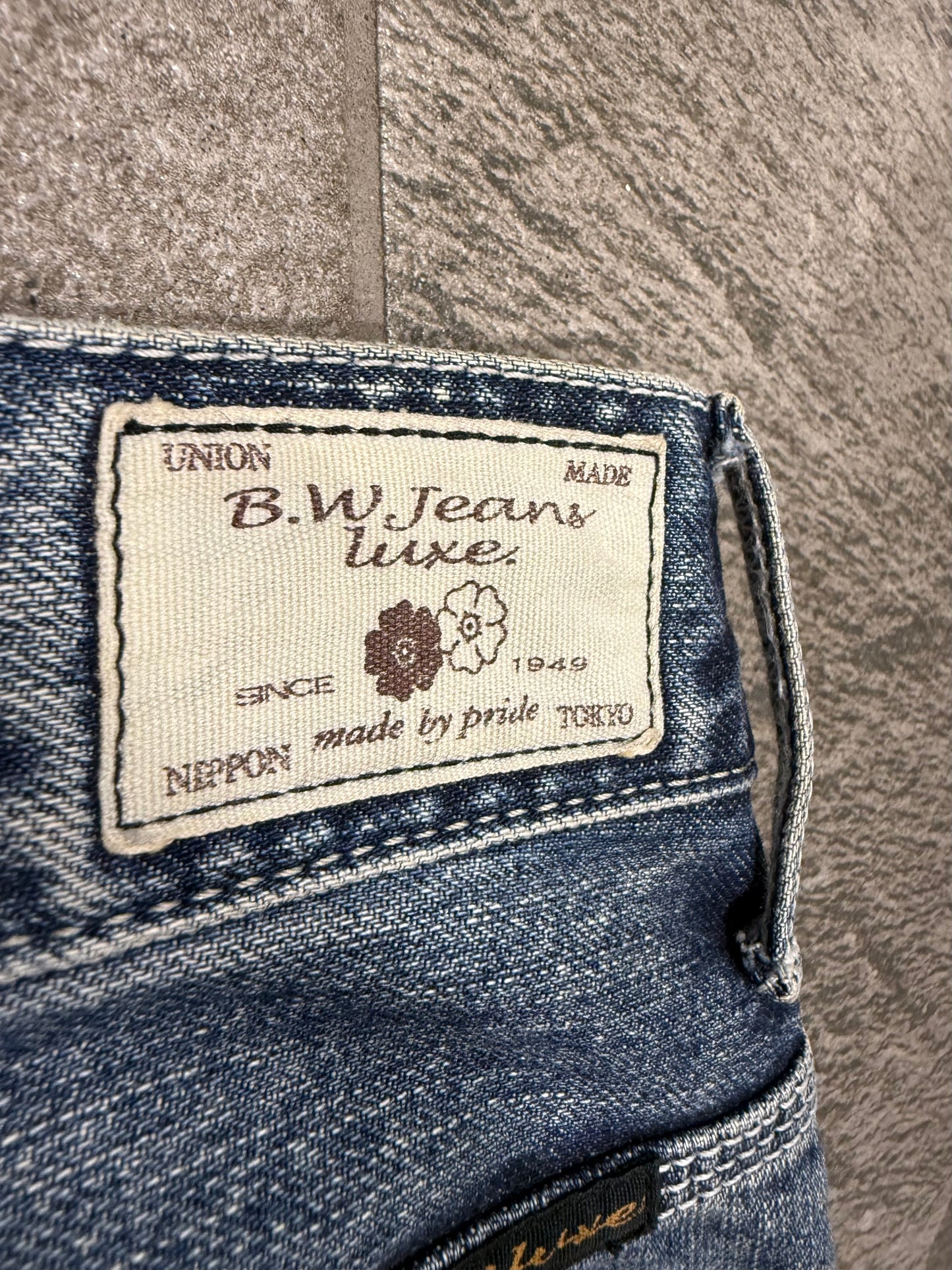 000’s Blueway Whiskered Jeans (32”)