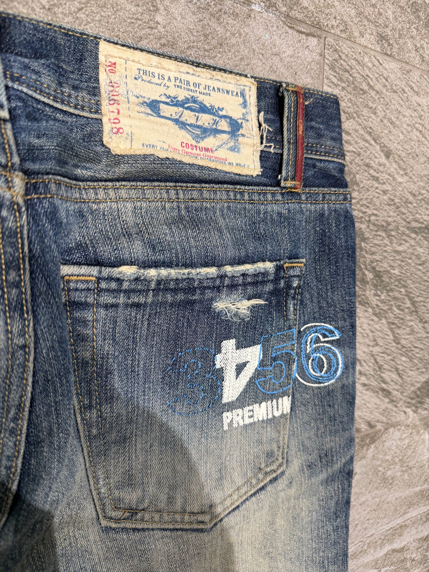 AVH Jeans (32”)