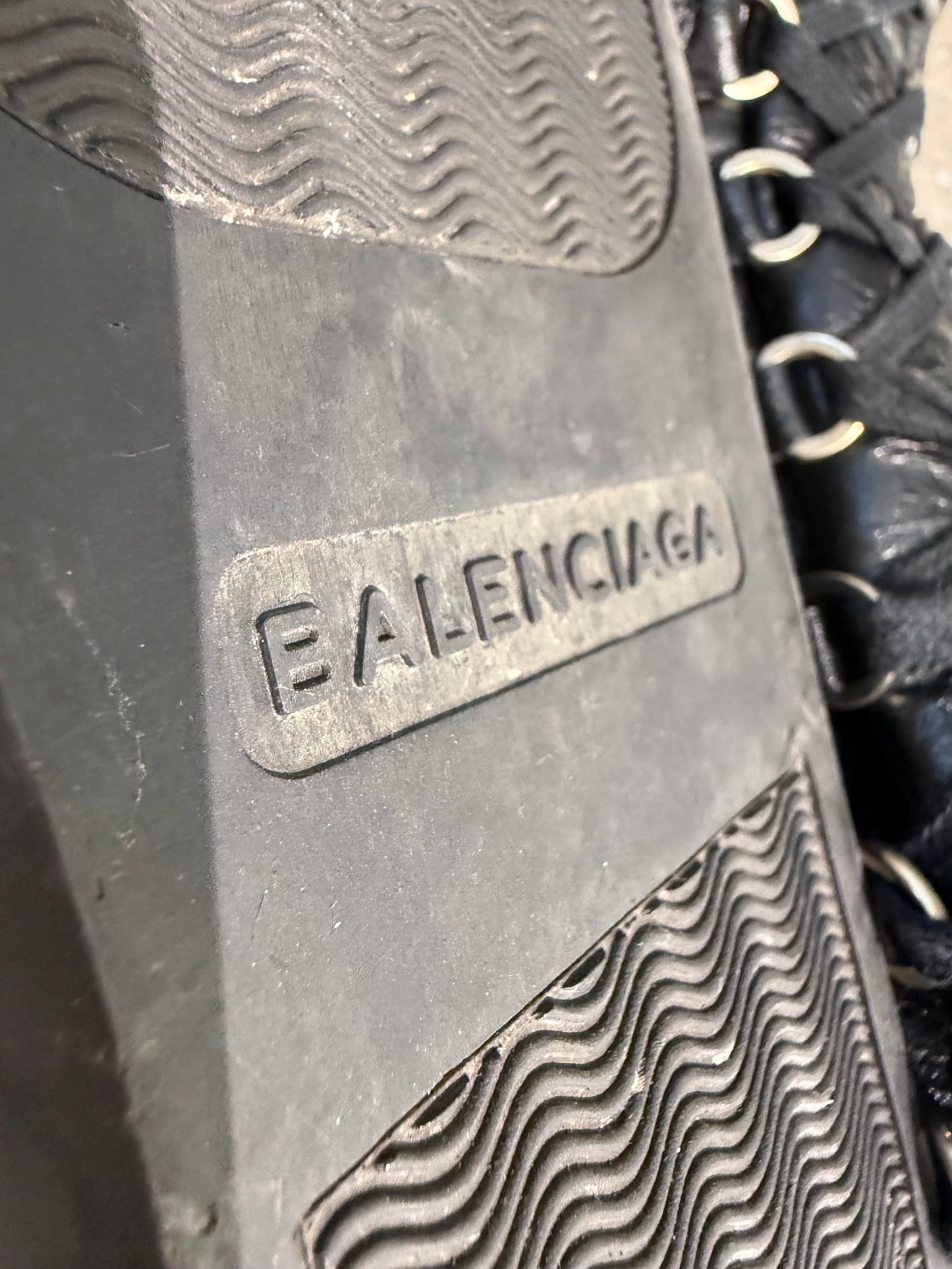 Balenciaga Arena High Top (EU 43 - UK 9)