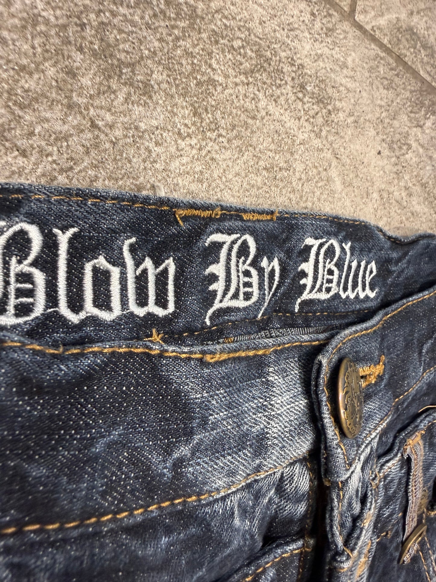 000’s Bow By Blue Jeans (31”)