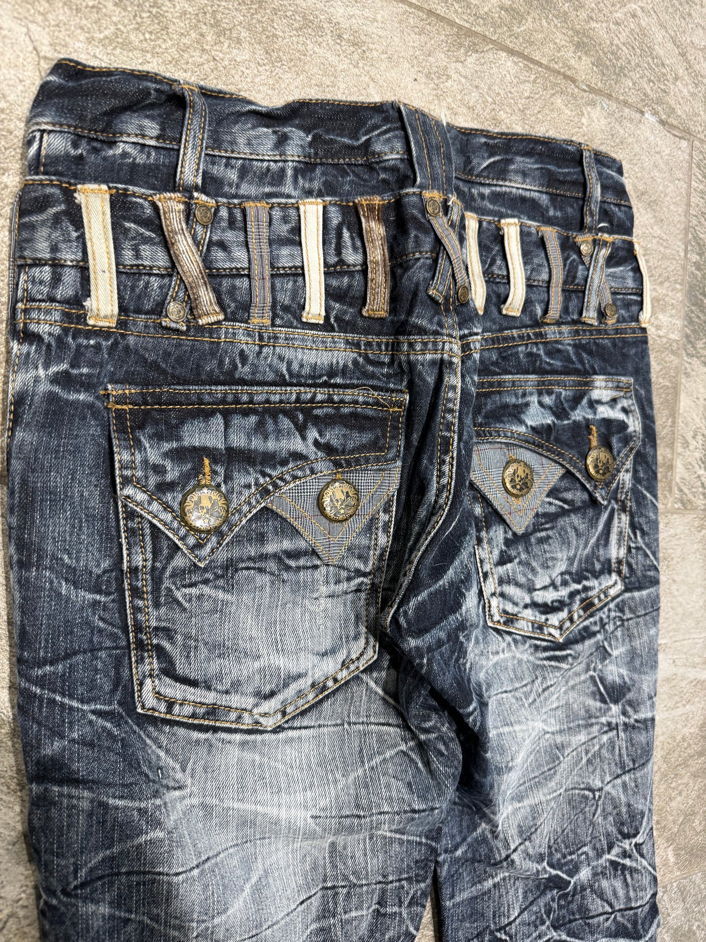 000’s Bow By Blue Jeans (31”)