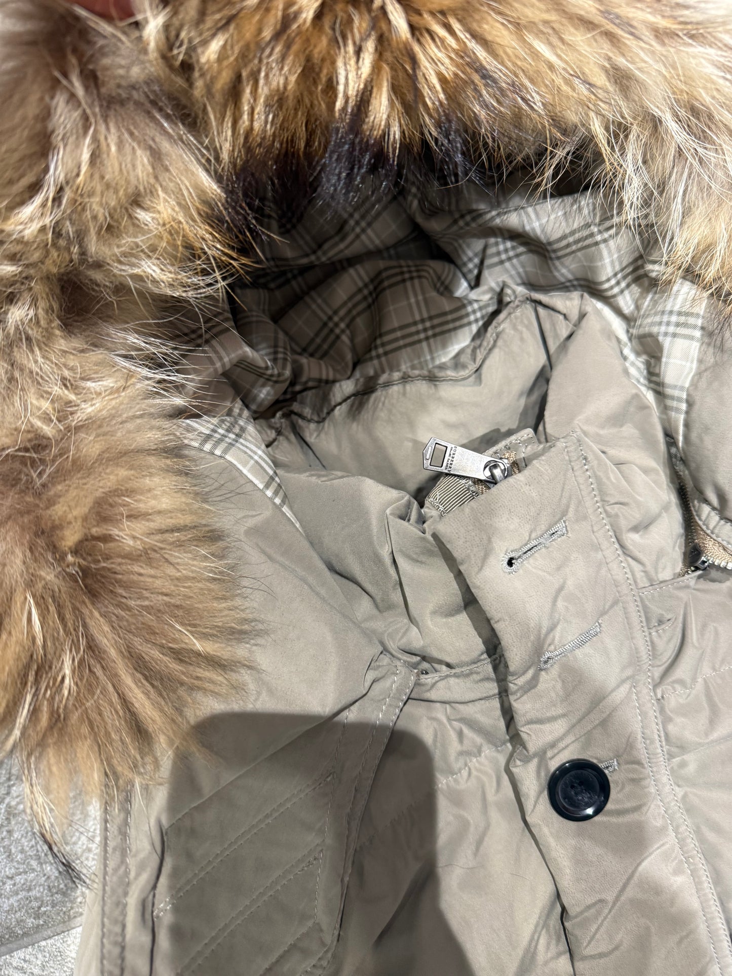 000’s Burberry 2 in 1 Fur Puffer (M)