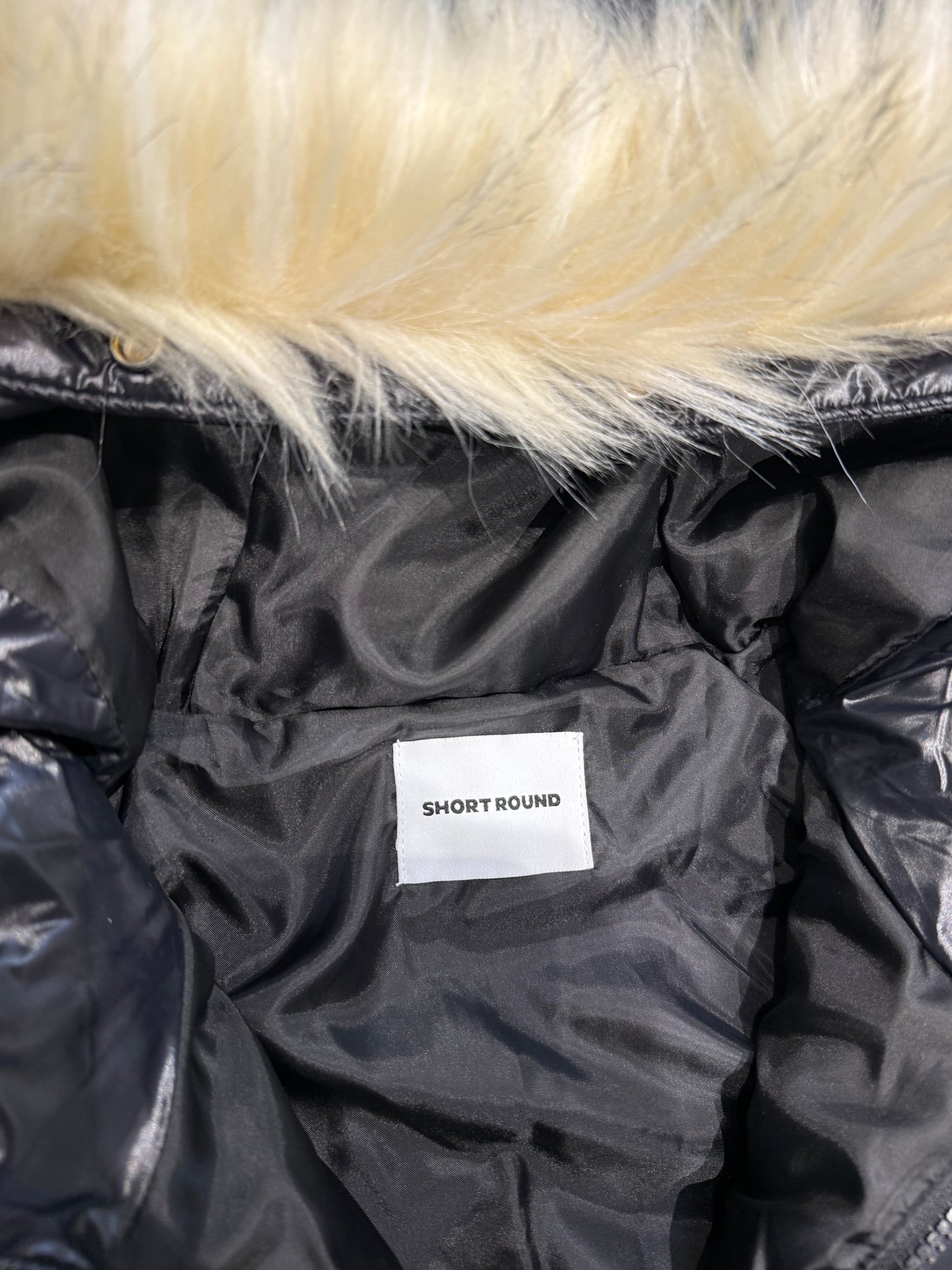 000’s Short Round Glossy Fur Puffer (M)