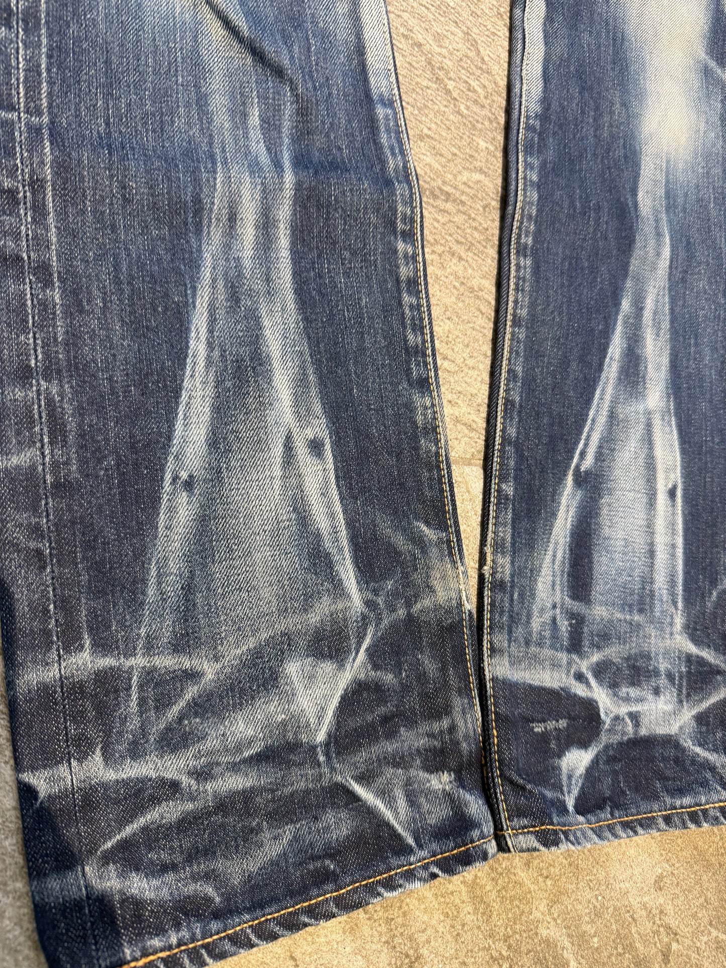 000’s Kuro Distressed Selvedge Jeans (31”)