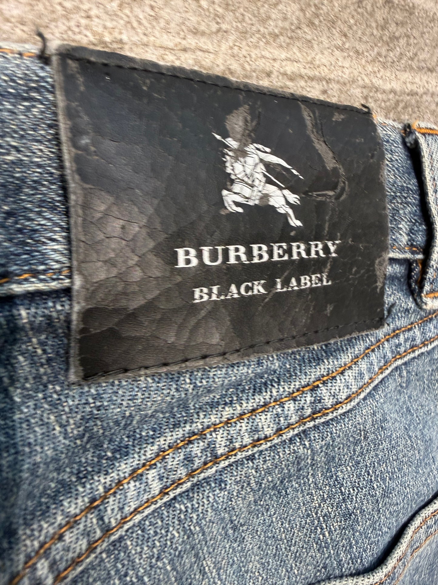 000’s Burberry Slim Fit Jeans (31”)