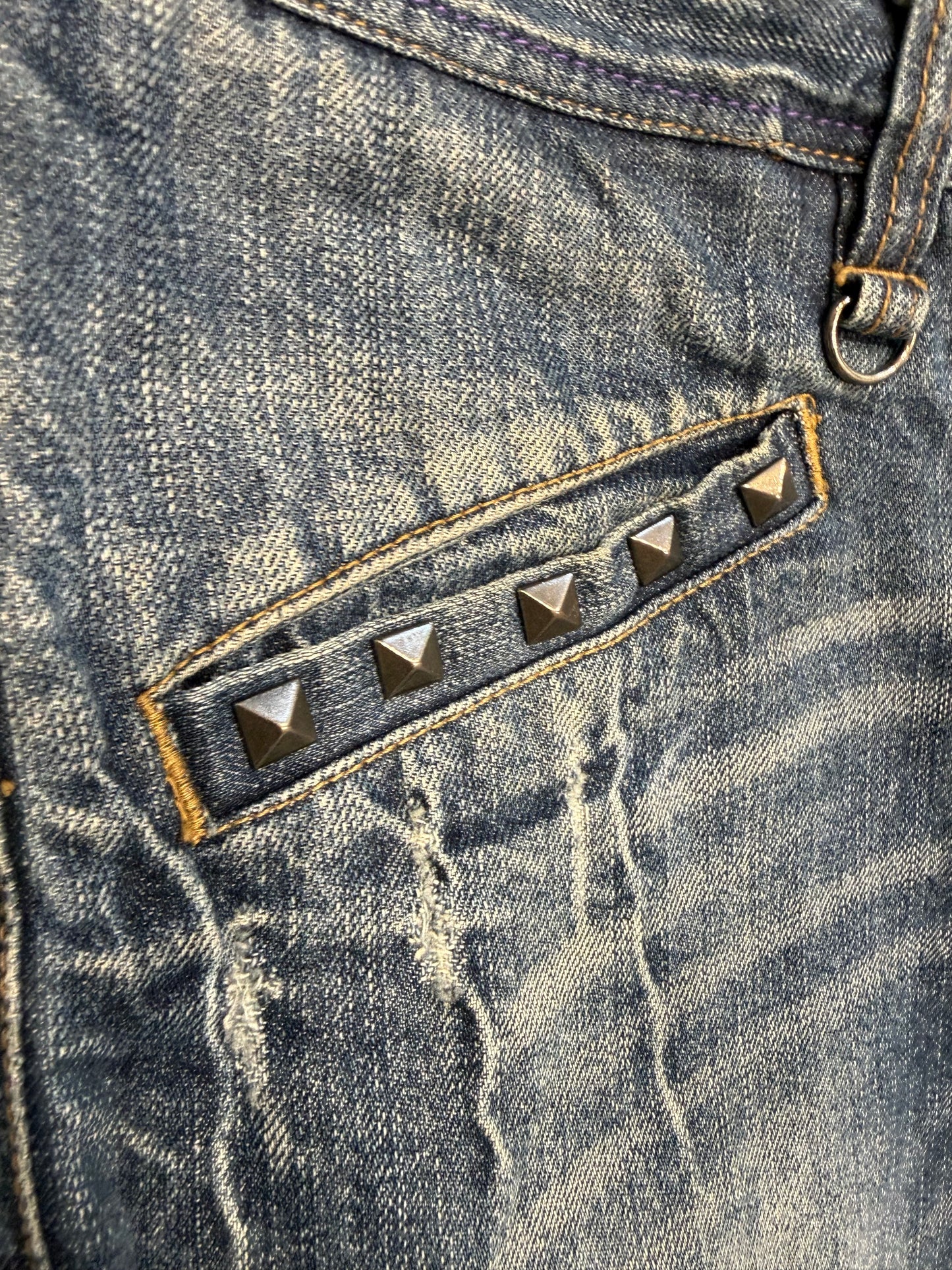 000’s Nylaus Double Waisted Studded Jeans (32”)
