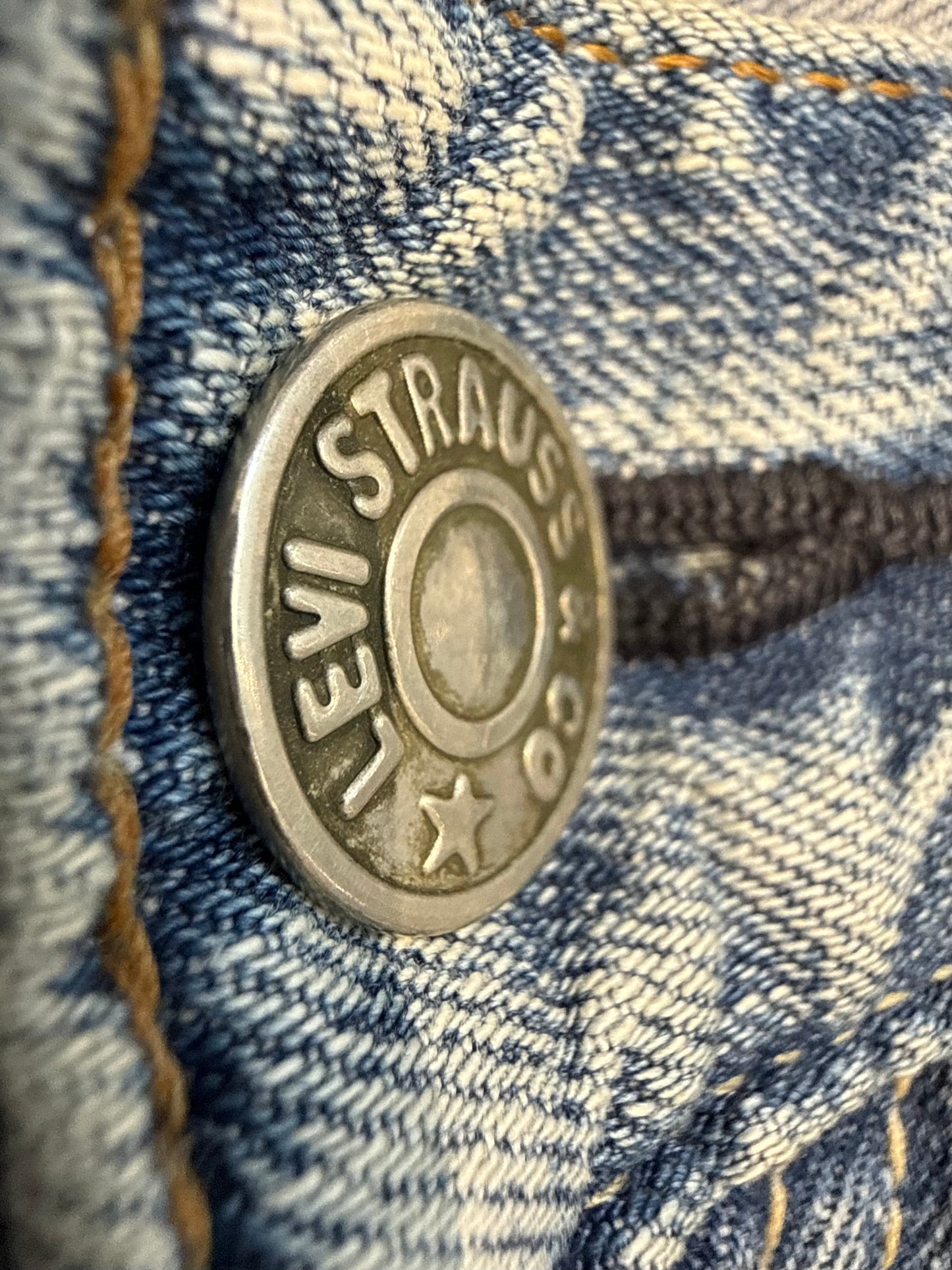 000’s Levi’s 502 Ghost Wash Jeans (30”)