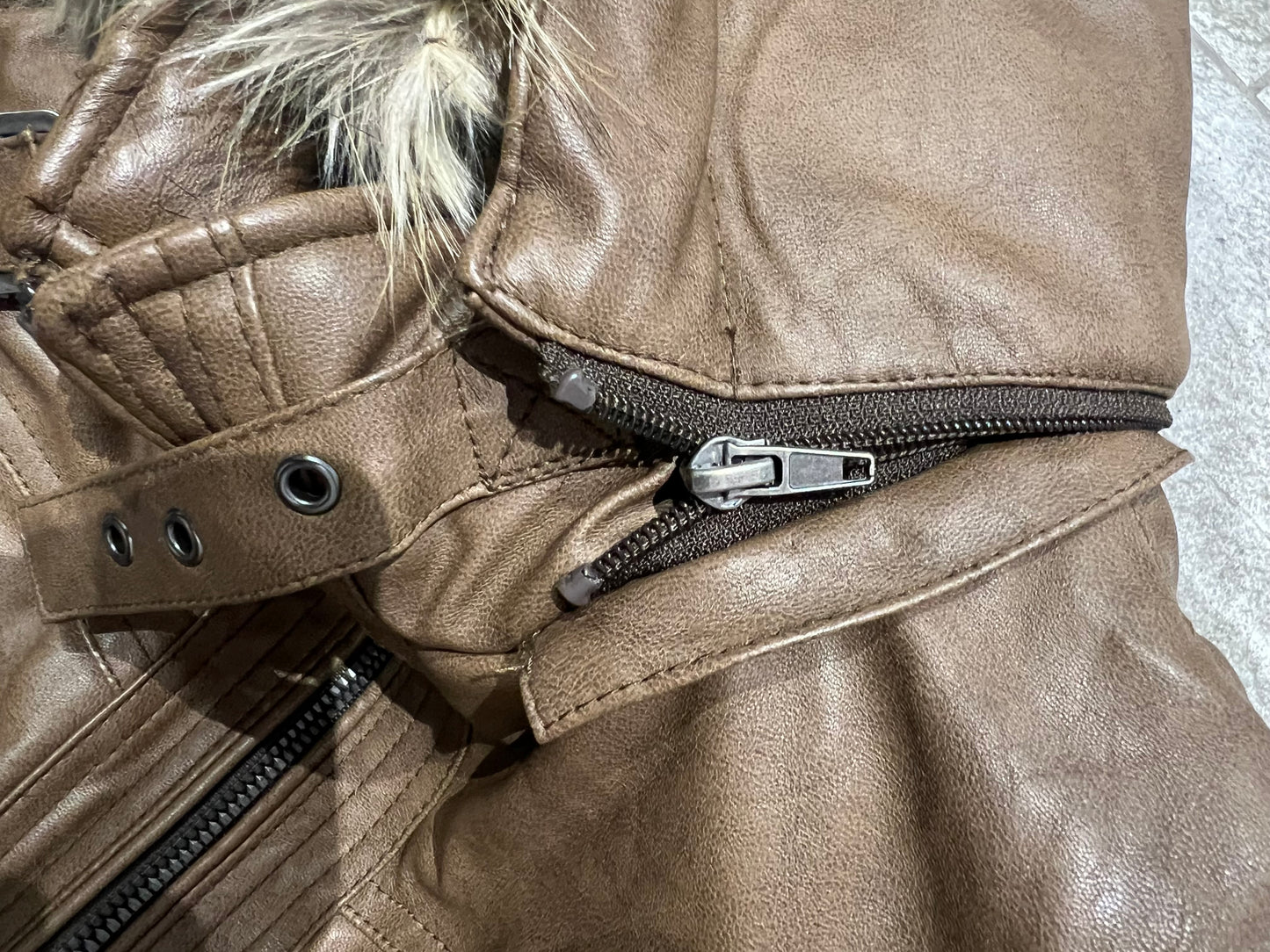 000’s Louis Charlon Leather Fur Hood Puffer (L)