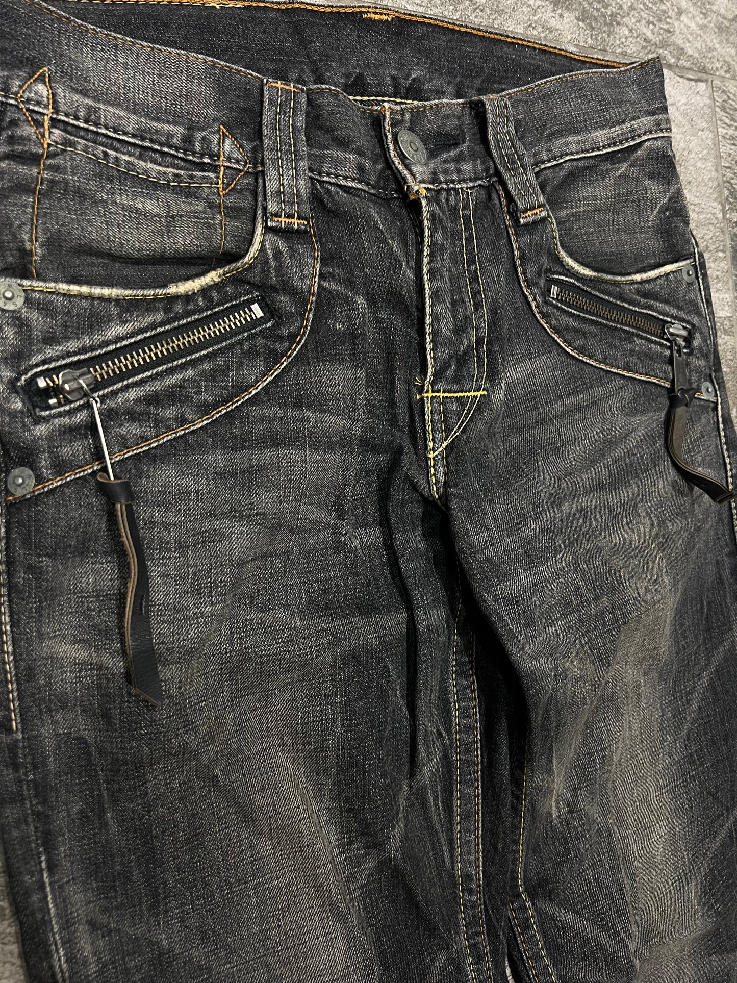 000’s Levi’s 502 Jeans (30”)