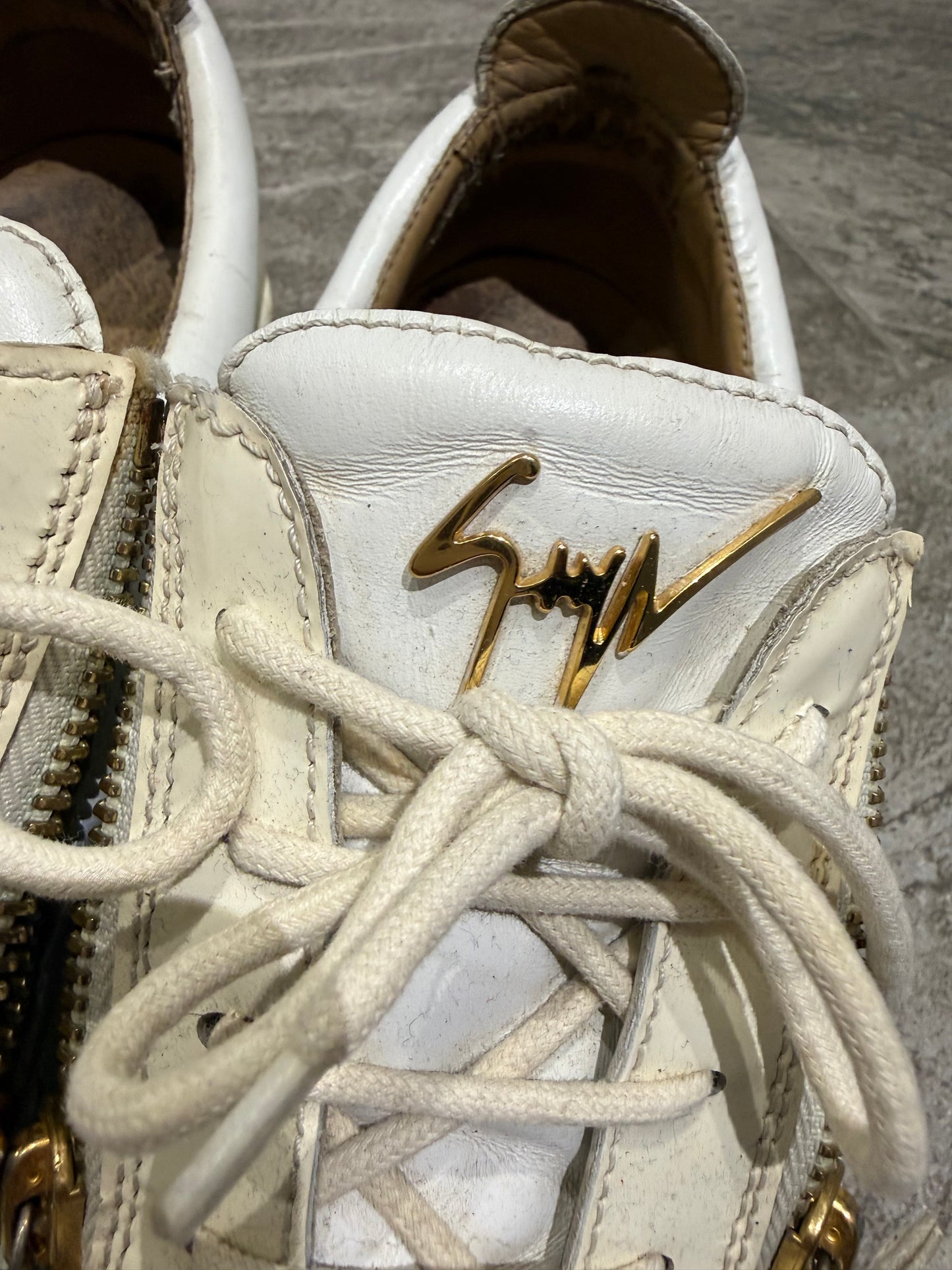 Giuseppe Low Trainers (EU 42 - UK 8)