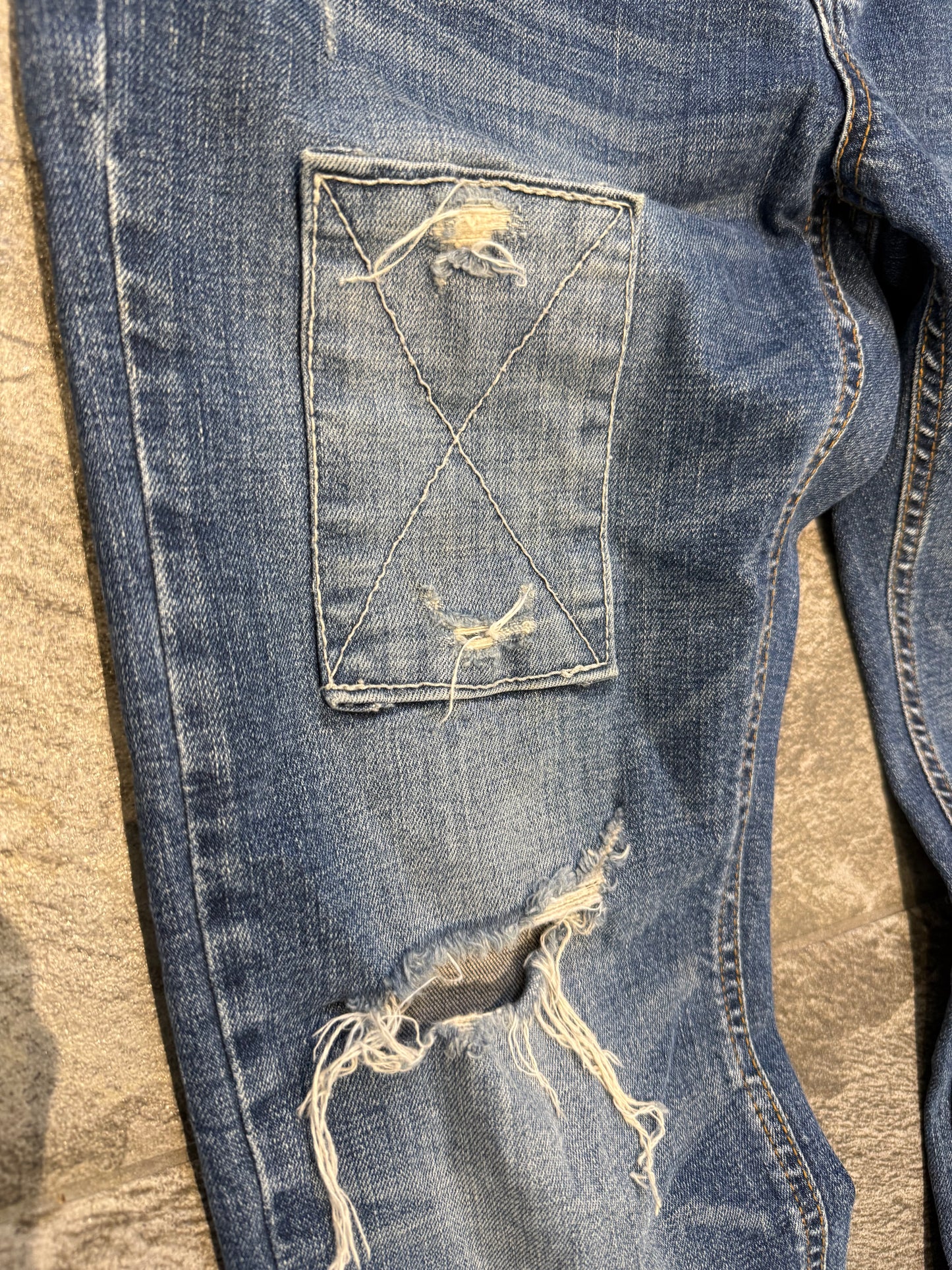 000’s DPSR Distressed Jeans (29”)