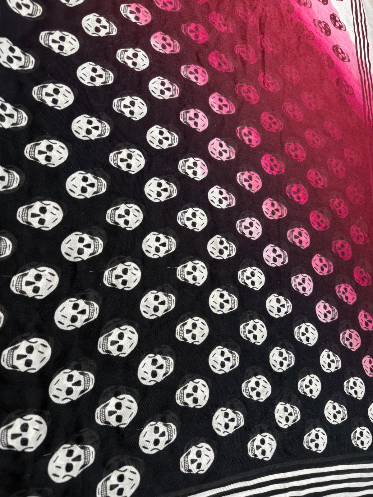 Alexander McQueen Gradient Skull Scarf