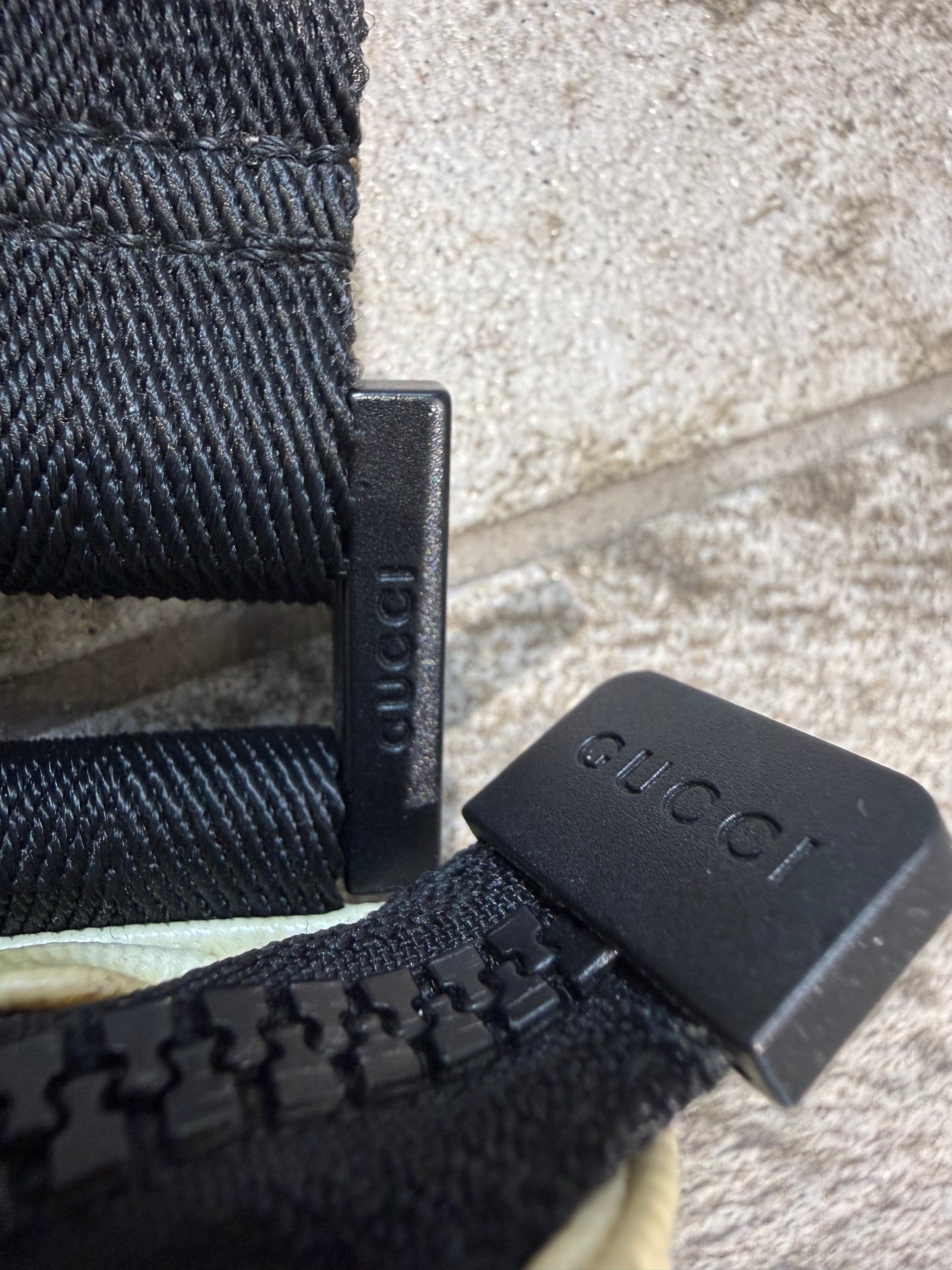 Vintage Gucci Hysteria Crest Messenger Bag