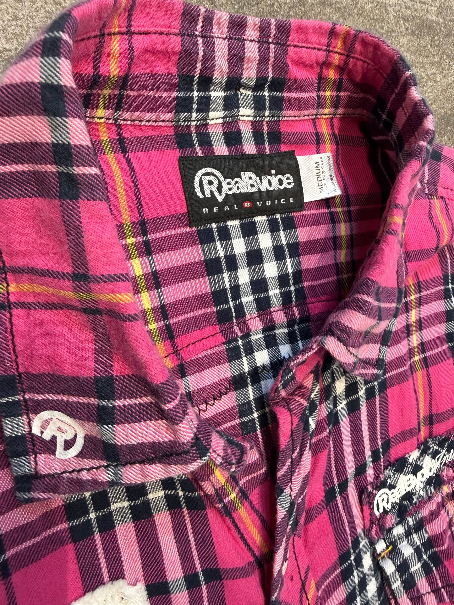 000’s B Voice Flannel (M)