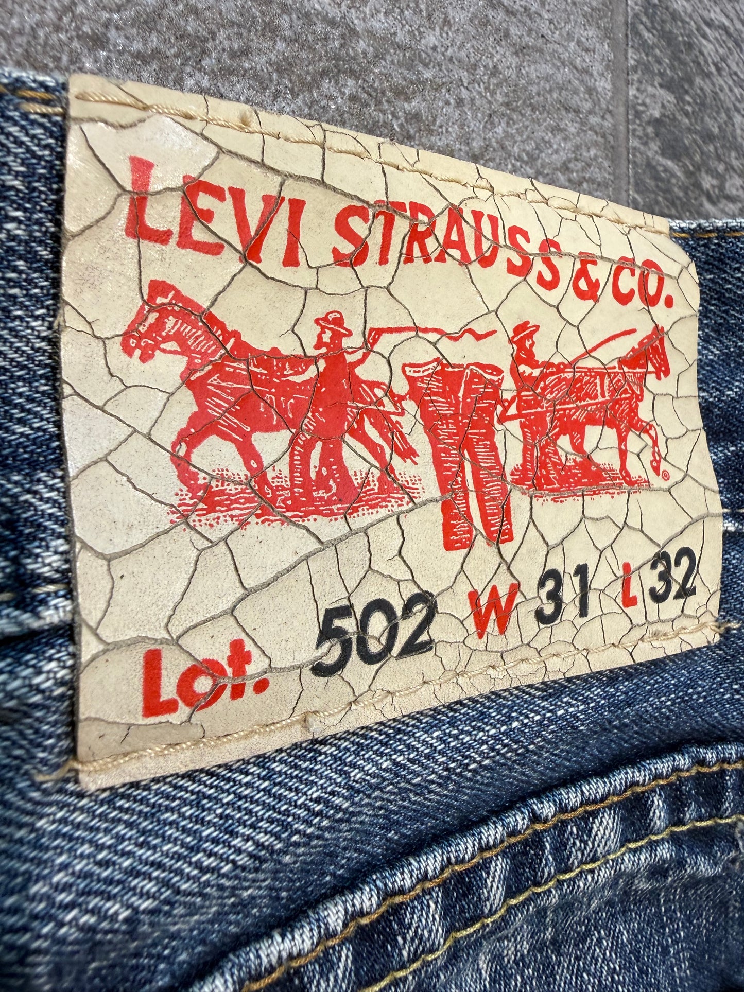 000’s Levi’s 502 Ghost Wash Jeans (31”)